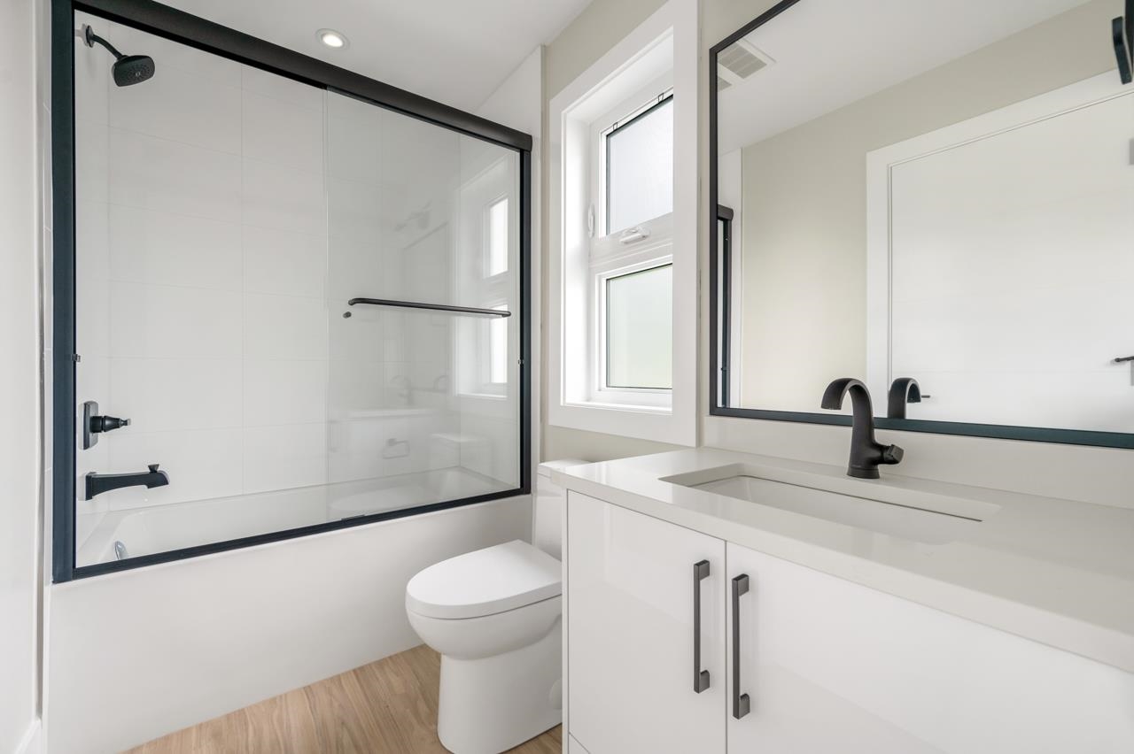 1 4096 NITHSDALE STREET Unit: 1