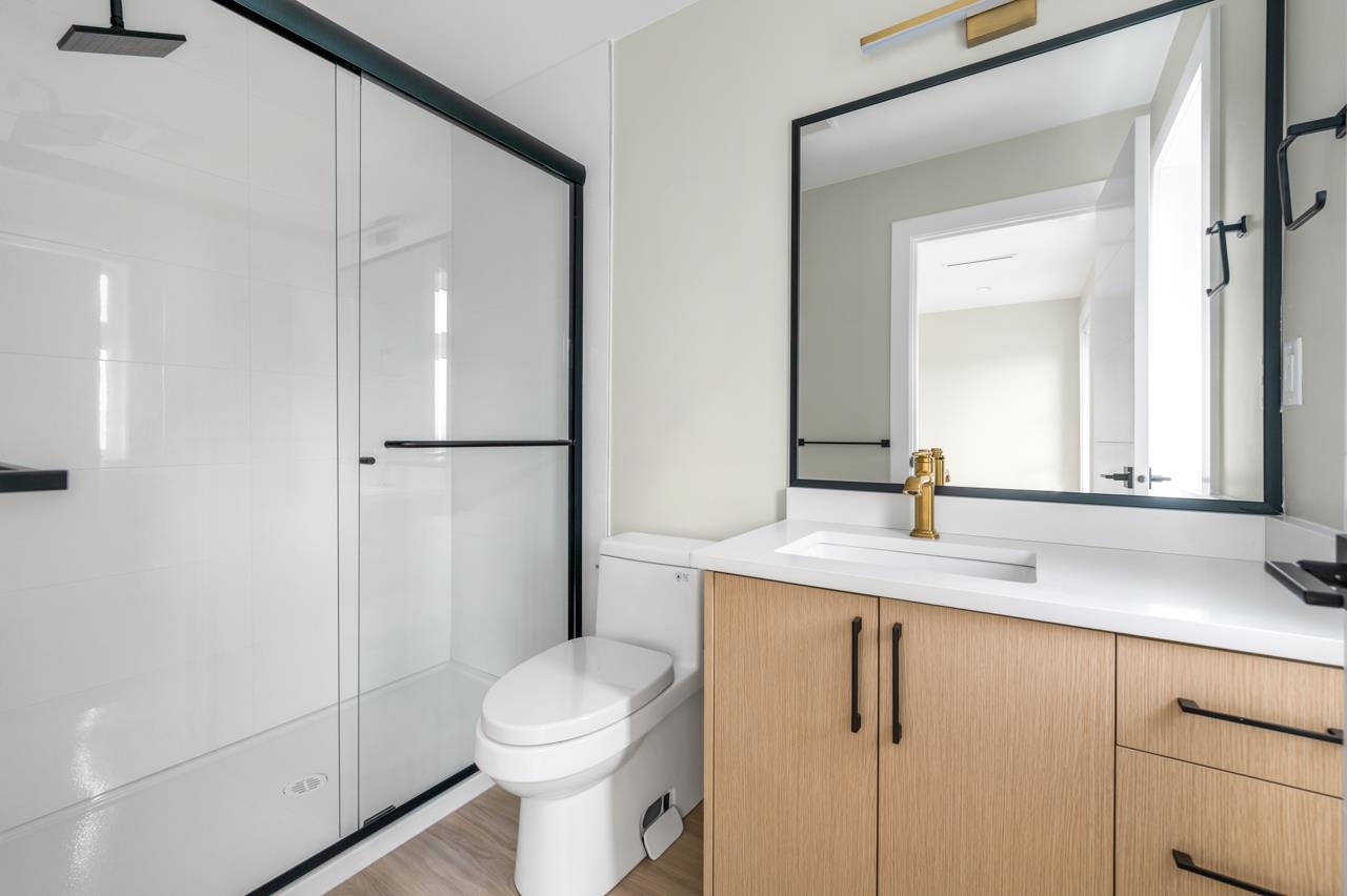 1 4096 NITHSDALE STREET Unit: 1