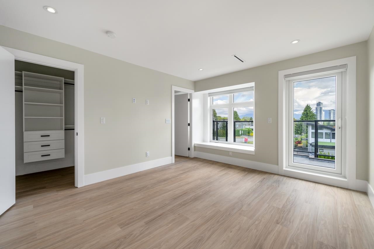 1 4096 NITHSDALE STREET Unit: 1