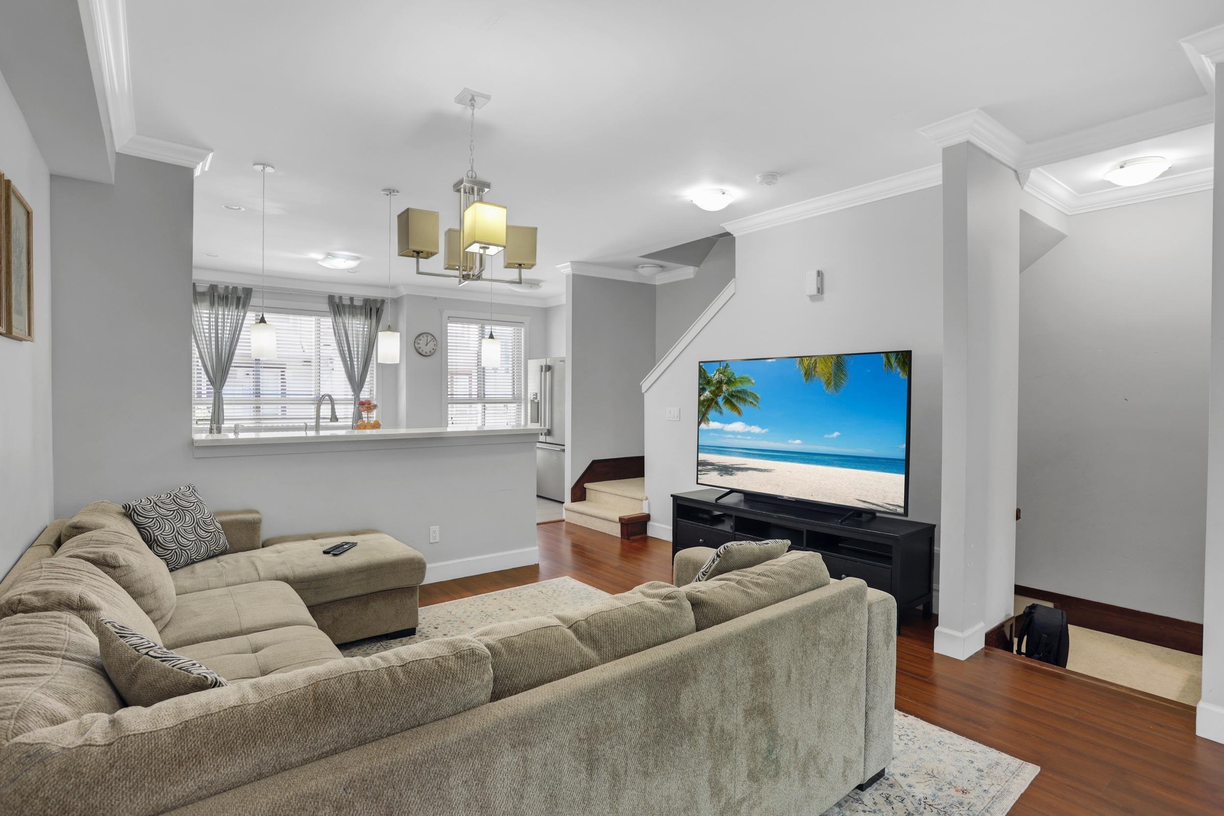 37 19560 68 AVENUE Unit: 37