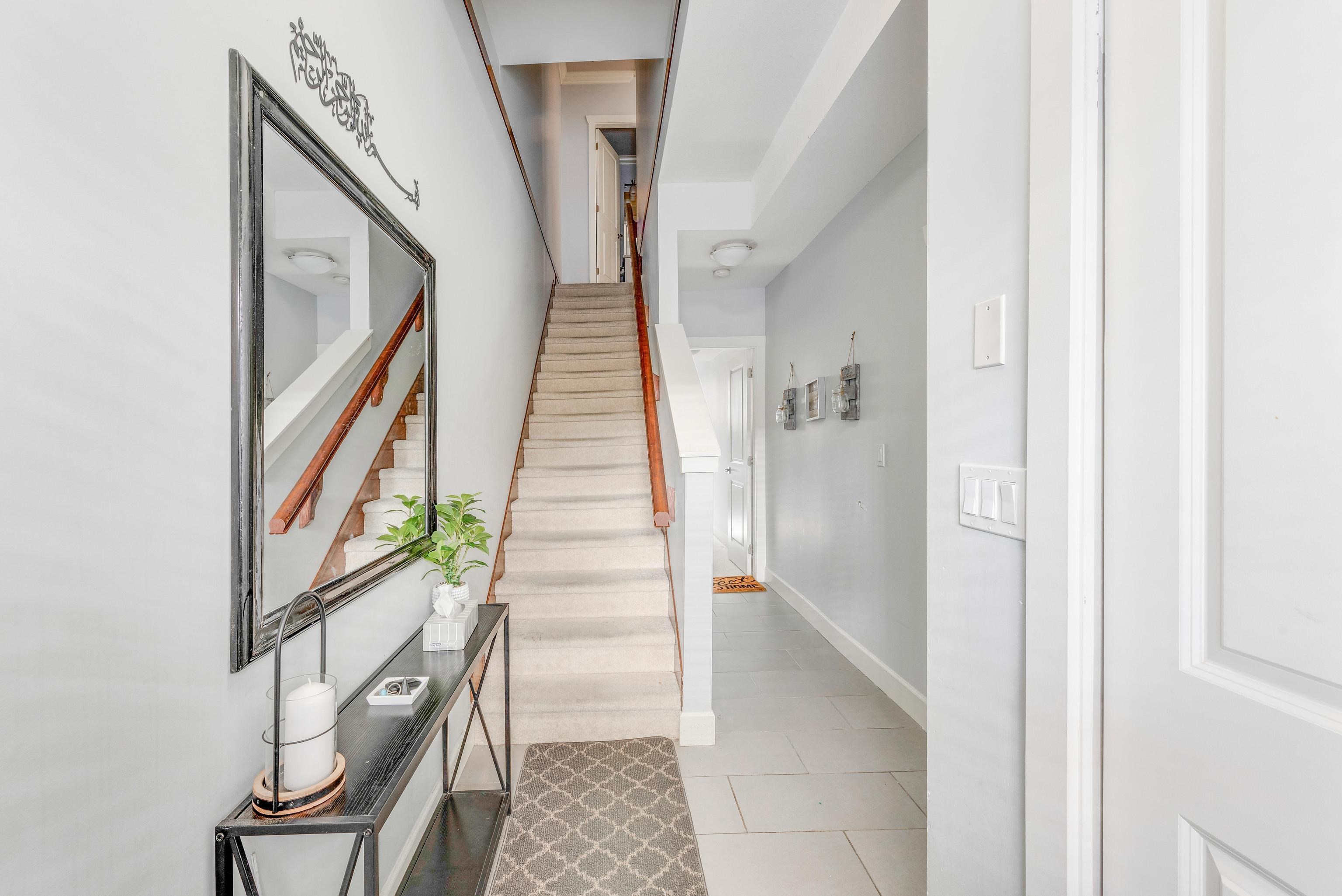 37 19560 68 AVENUE Unit: 37