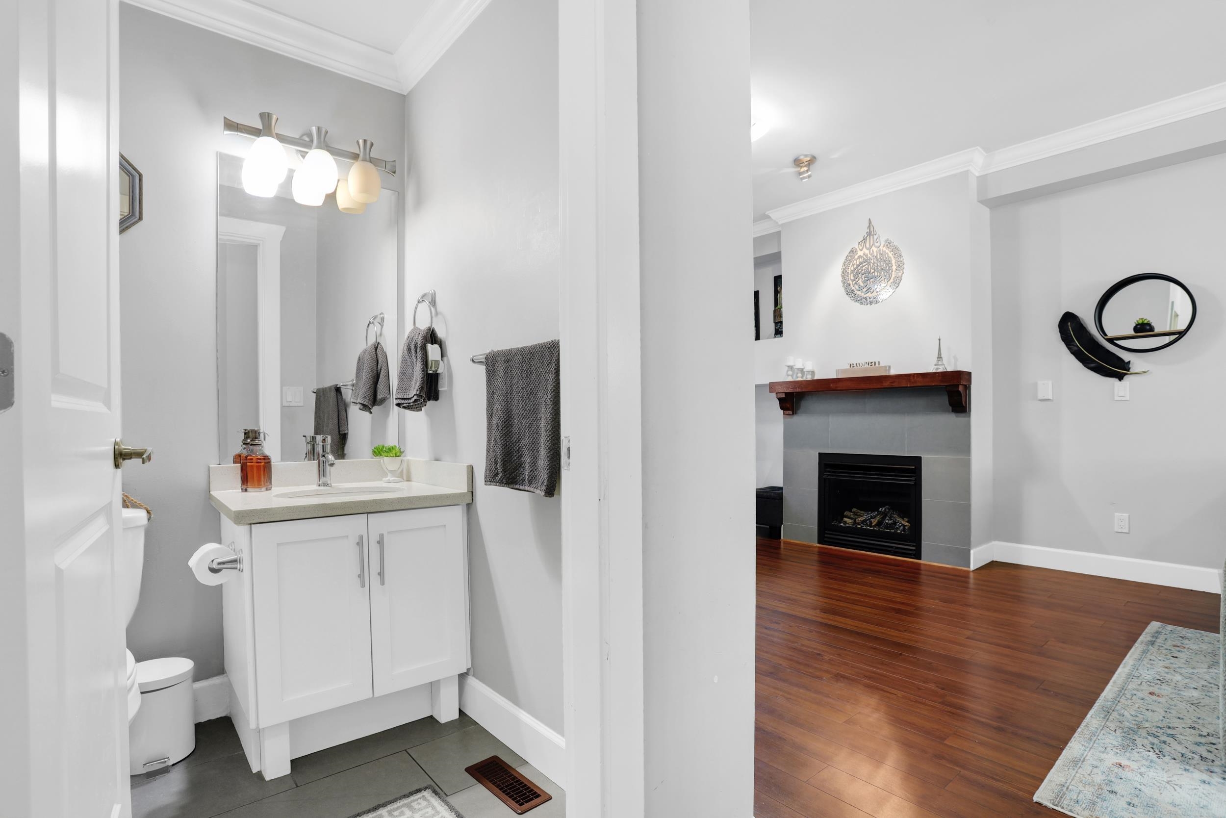 37 19560 68 AVENUE Unit: 37