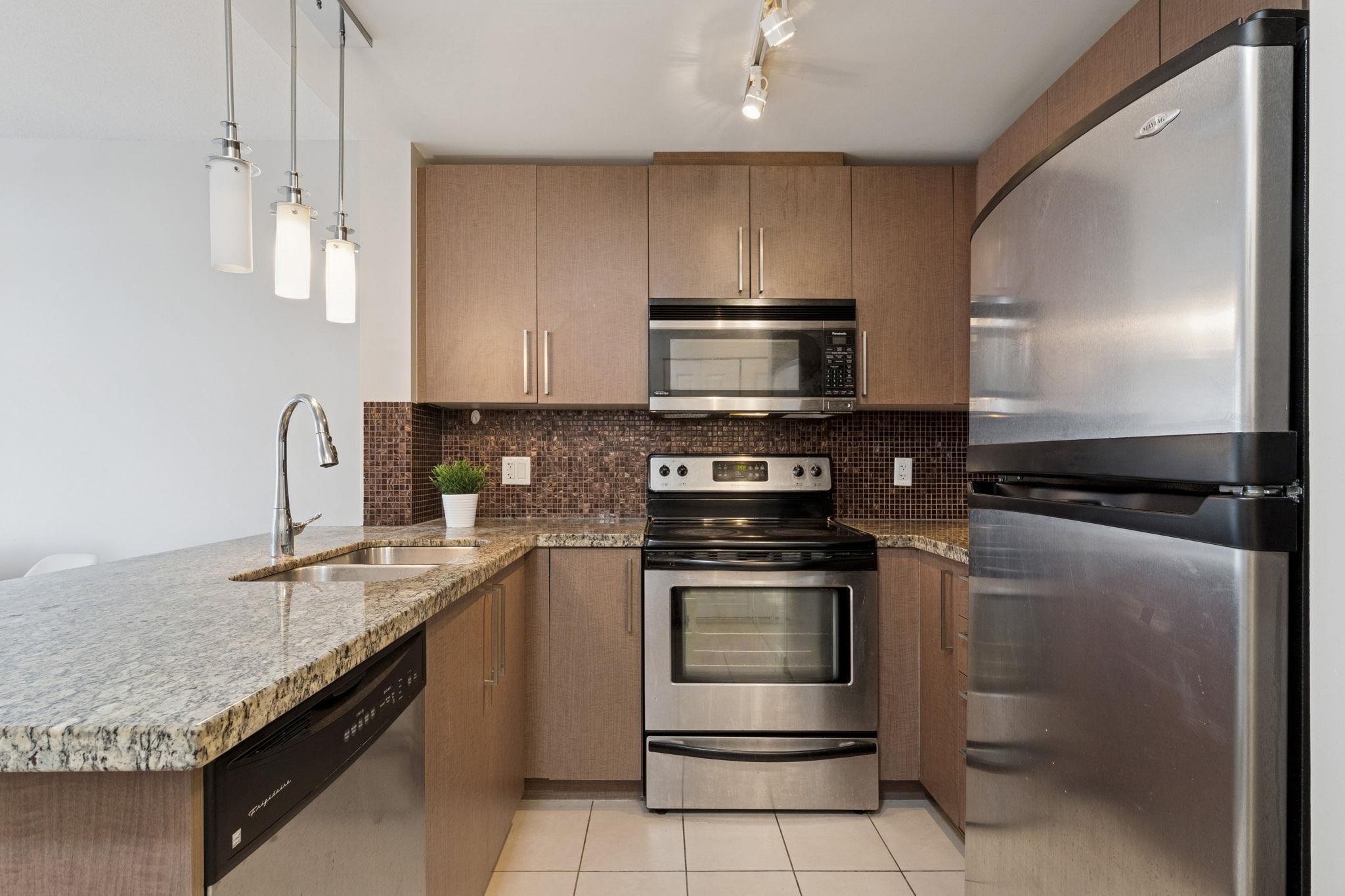 1710 888 CARNARVON STREET Unit: 1710