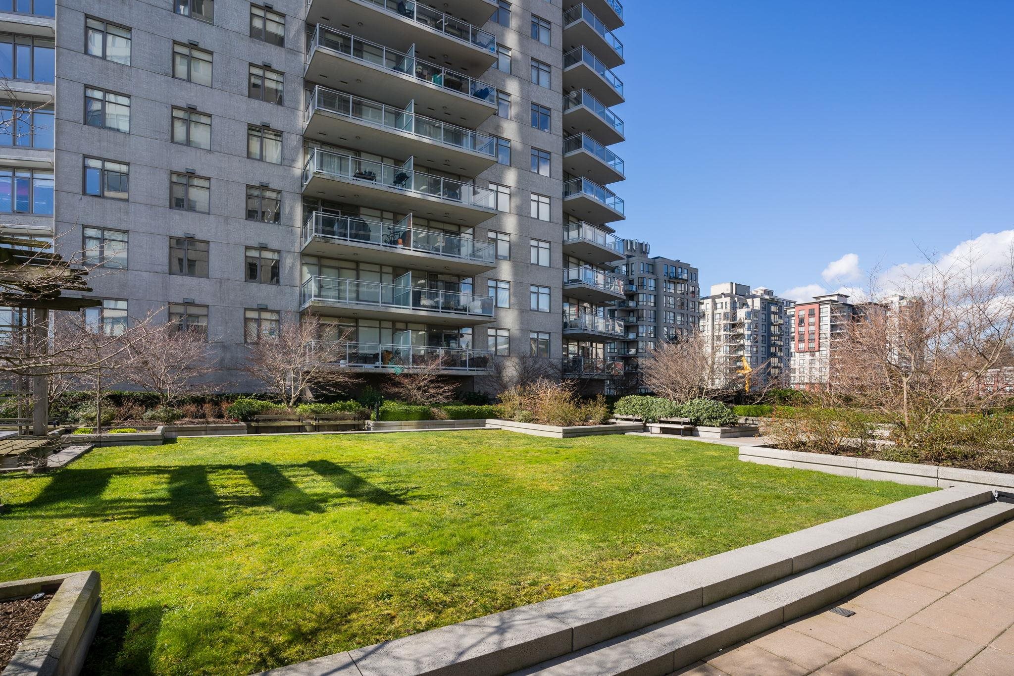 1710 888 CARNARVON STREET Unit: 1710