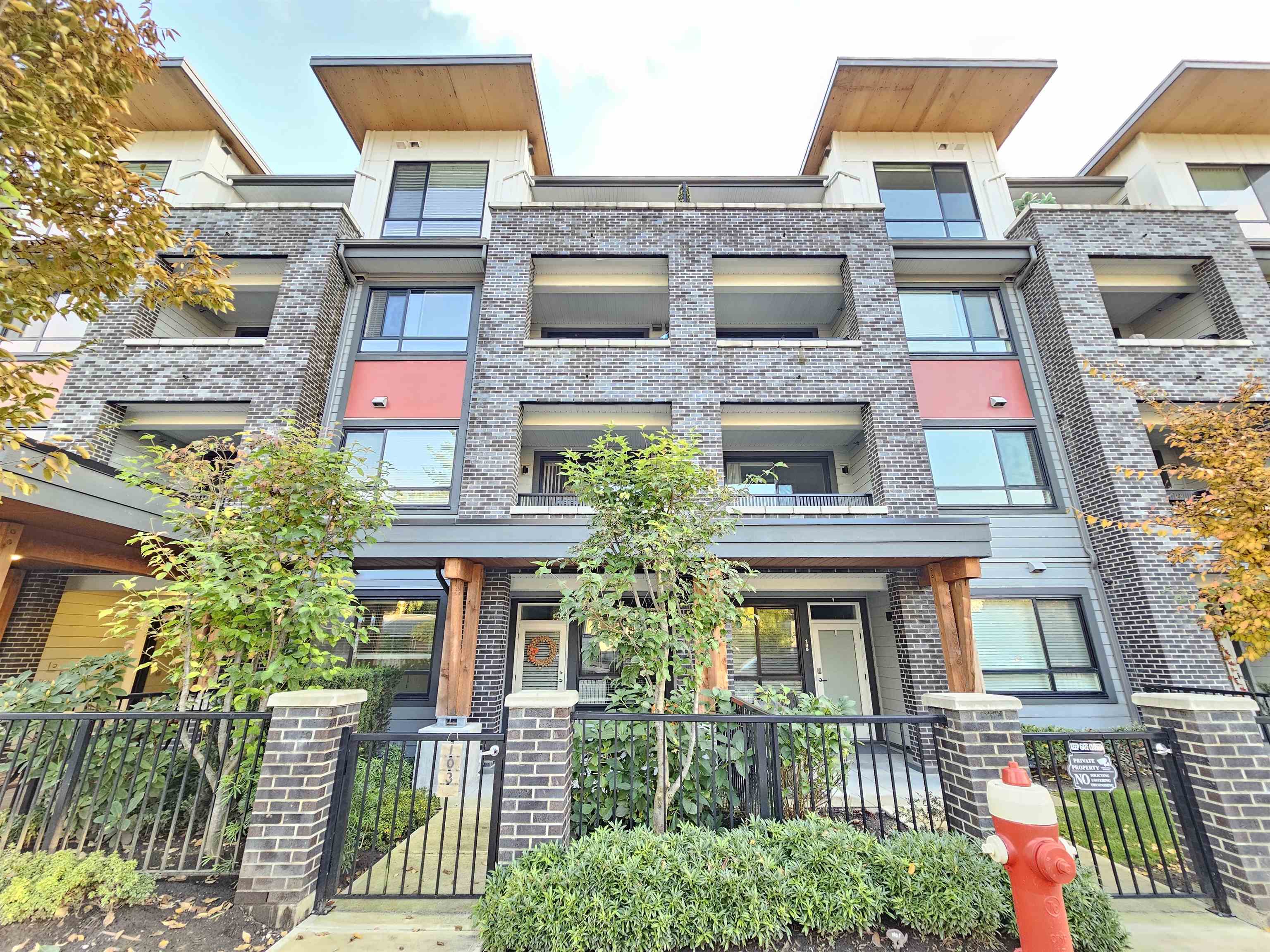 207 2160 GRANT AVENUE Unit: 207