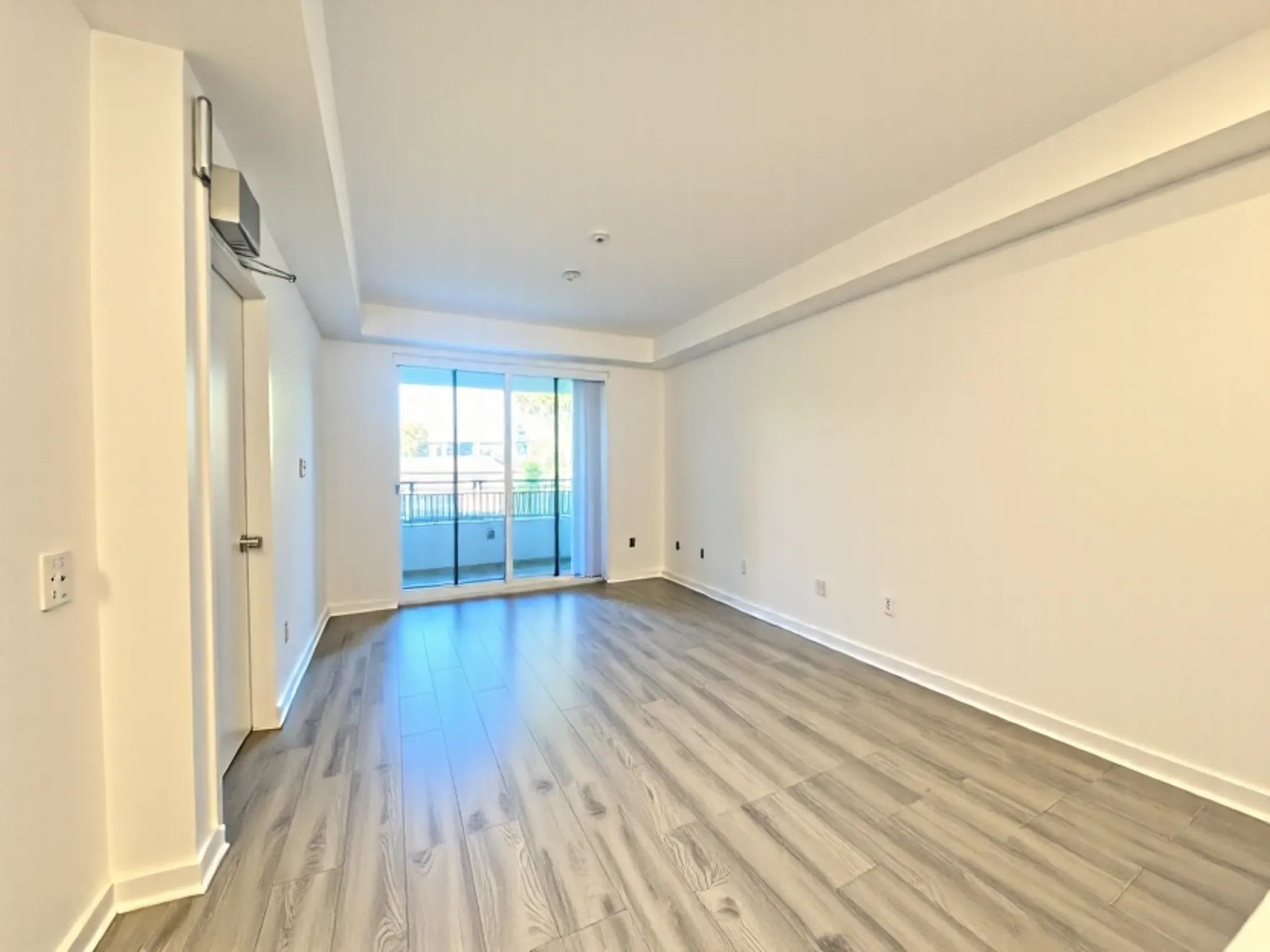 207 2160 GRANT AVENUE Unit: 207