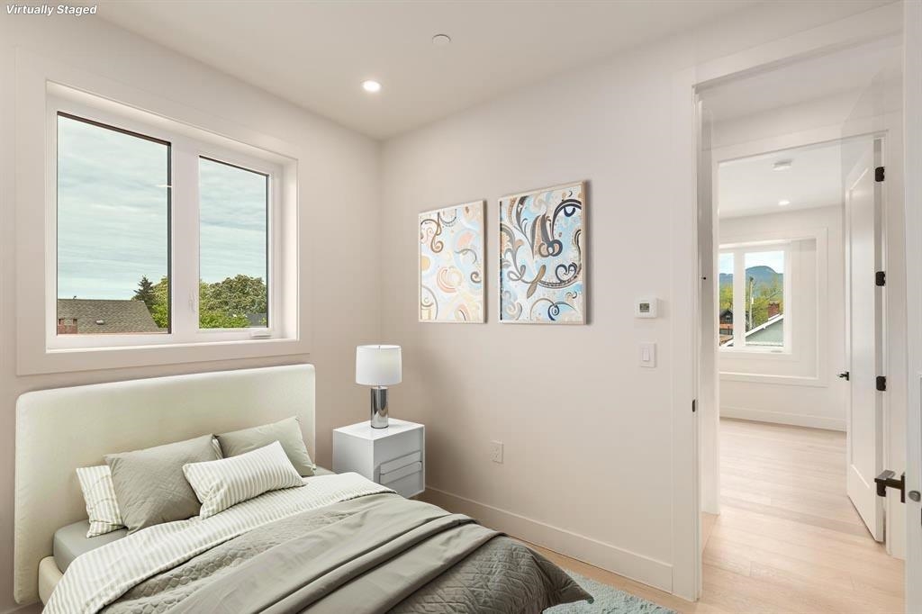 1 2658 DUNDAS STREET Unit: 1