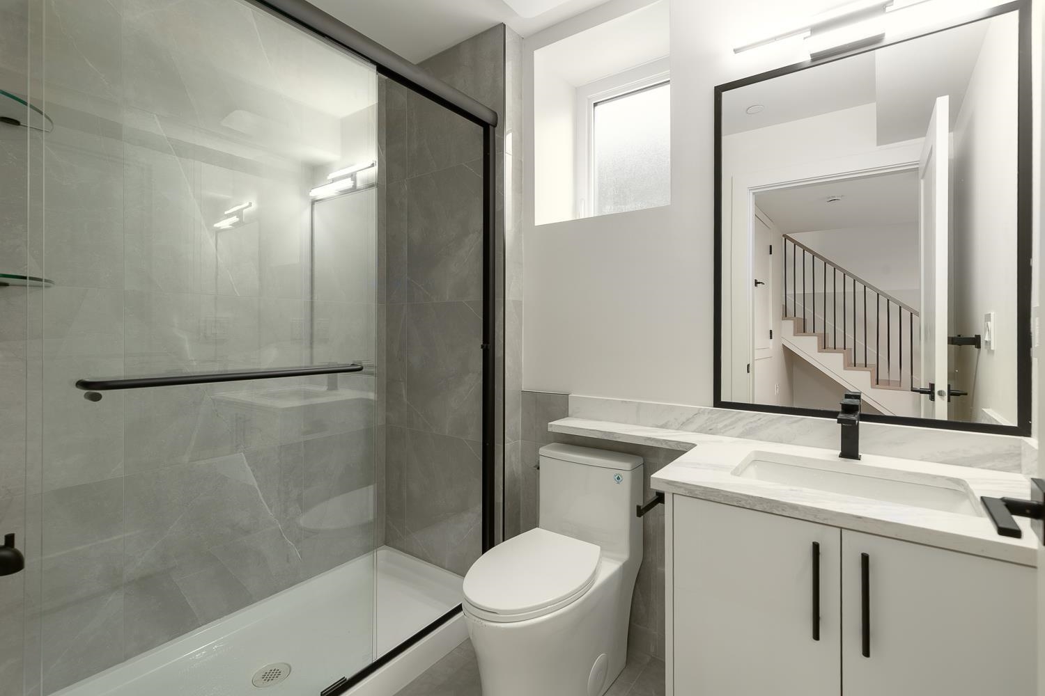 1 2658 DUNDAS STREET Unit: 1