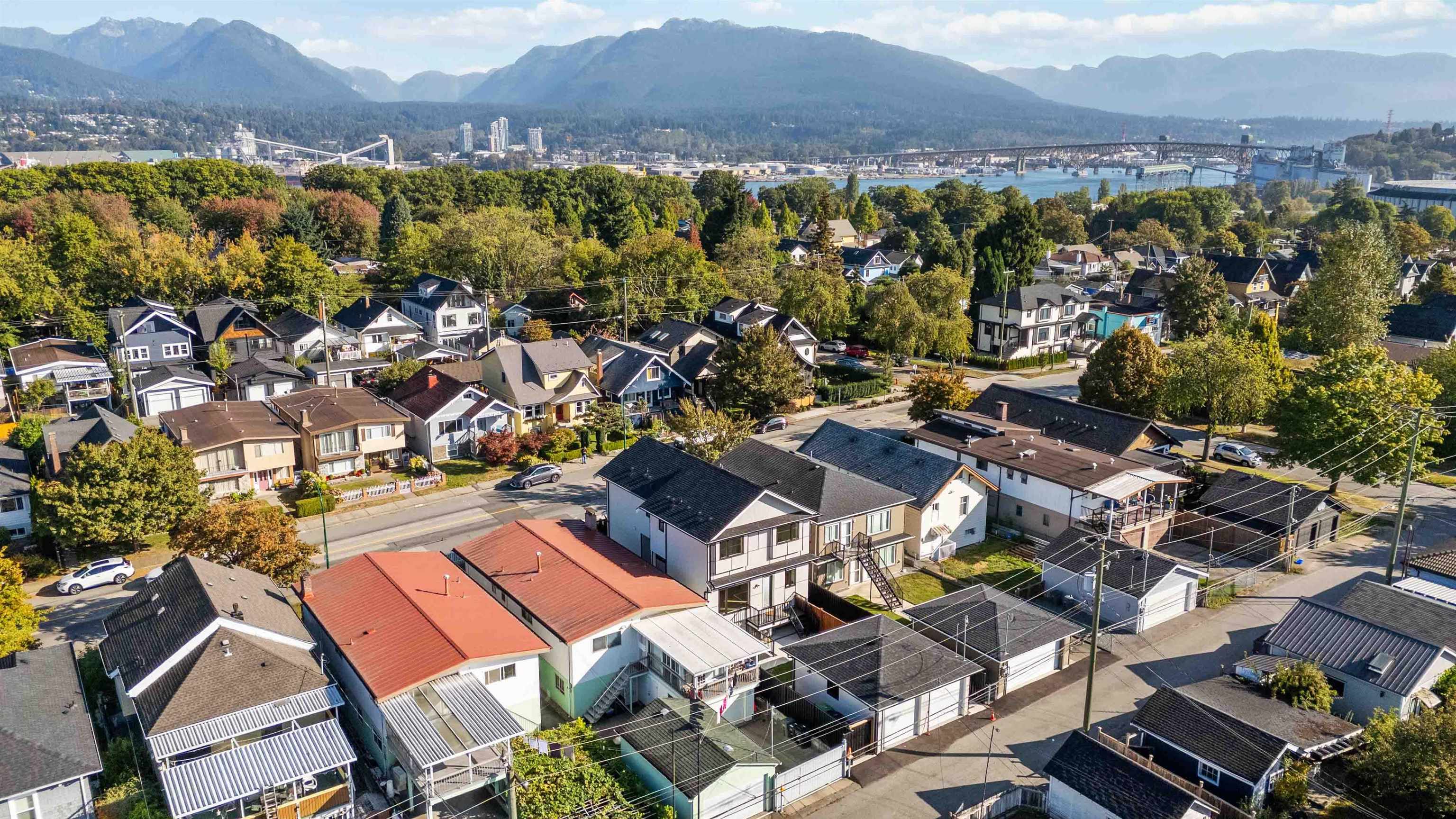 1 2658 DUNDAS STREET Unit: 1