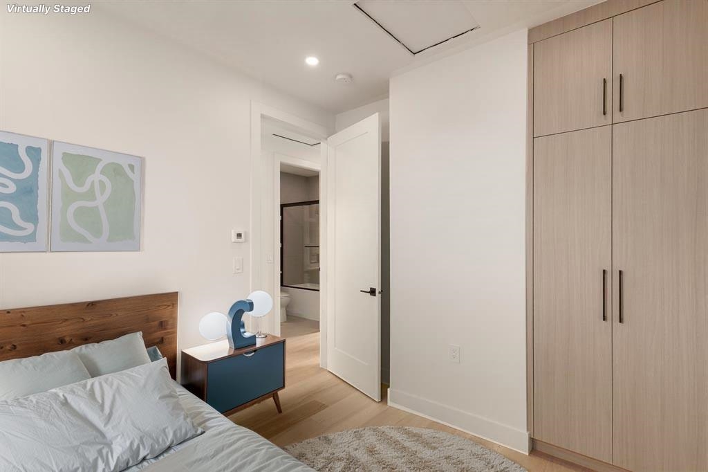 1 2658 DUNDAS STREET Unit: 1