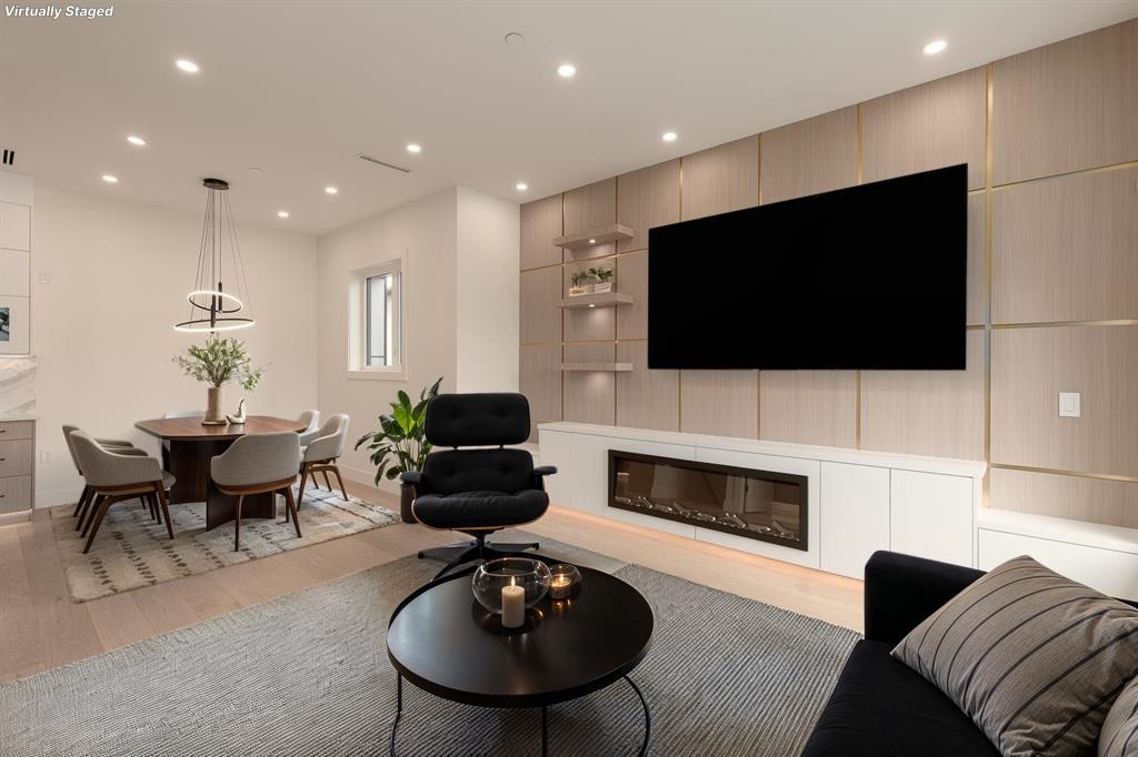 1 2658 DUNDAS STREET Unit: 1