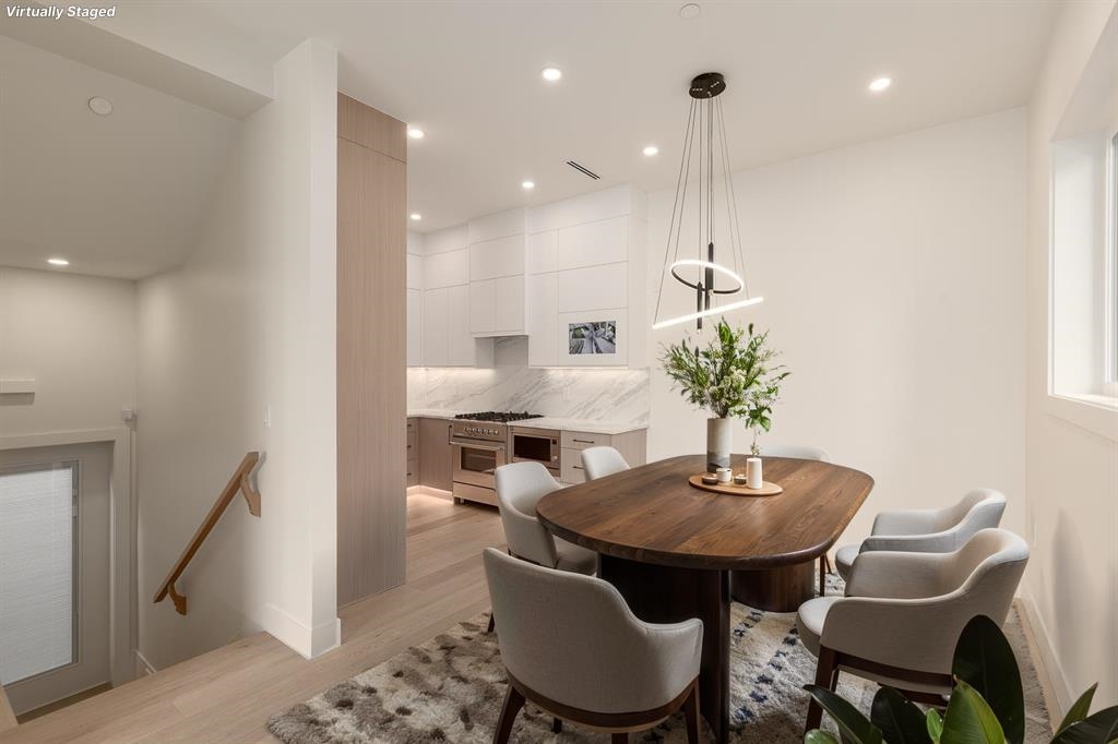 1 2658 DUNDAS STREET Unit: 1