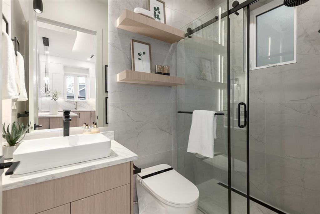 2 2658 DUNDAS STREET Unit: 2