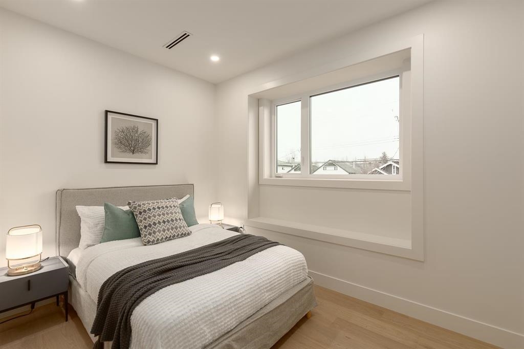 2 2658 DUNDAS STREET Unit: 2