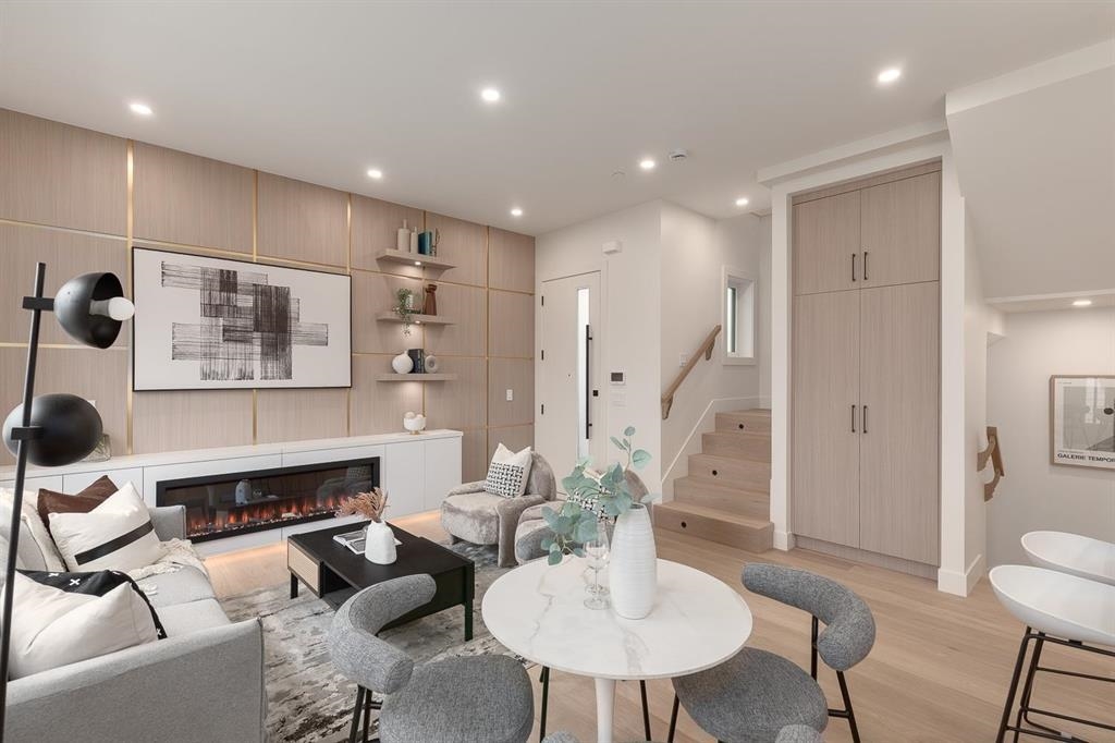 2 2658 DUNDAS STREET Unit: 2