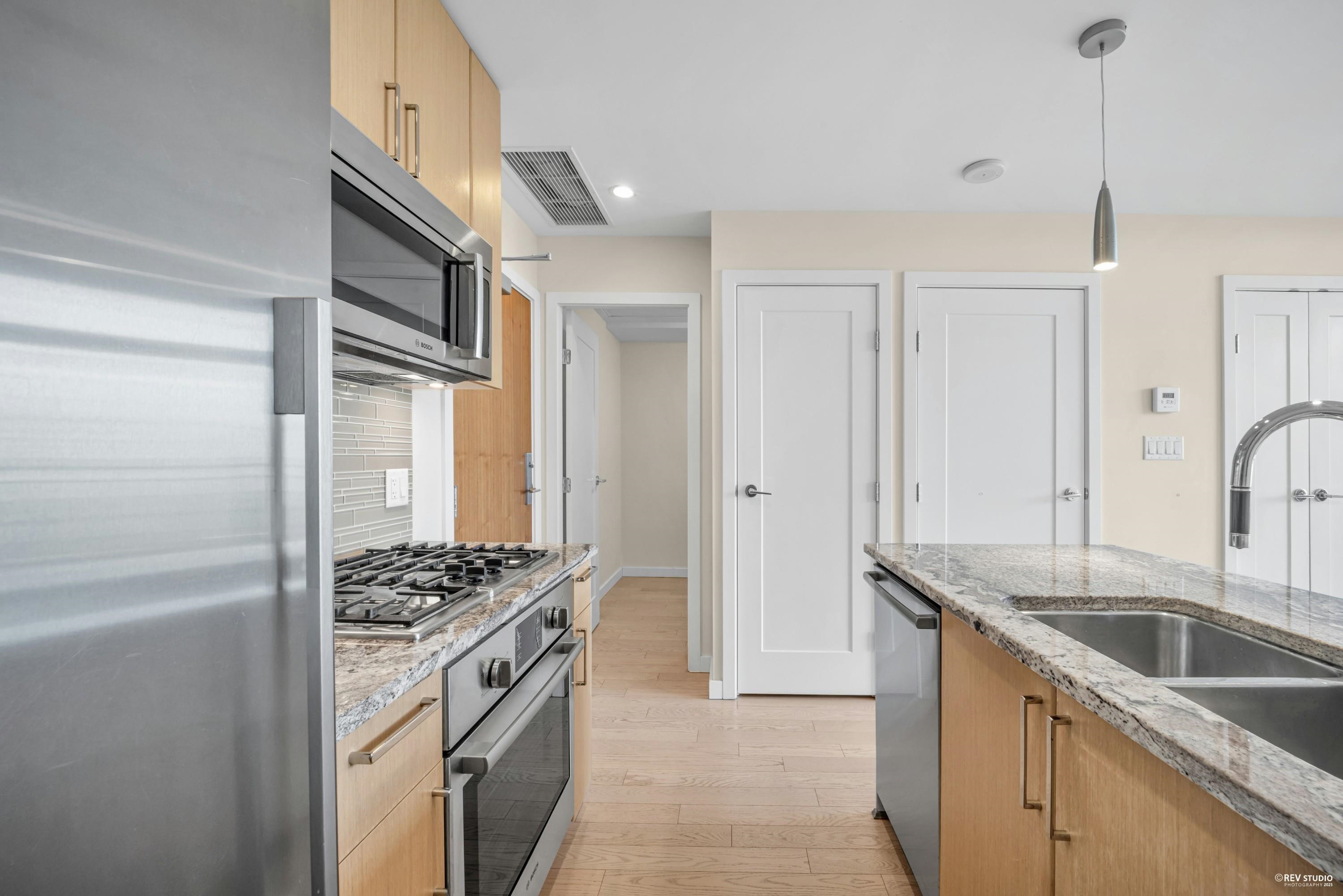 1002 88 W 1ST AVENUE Unit: 1002