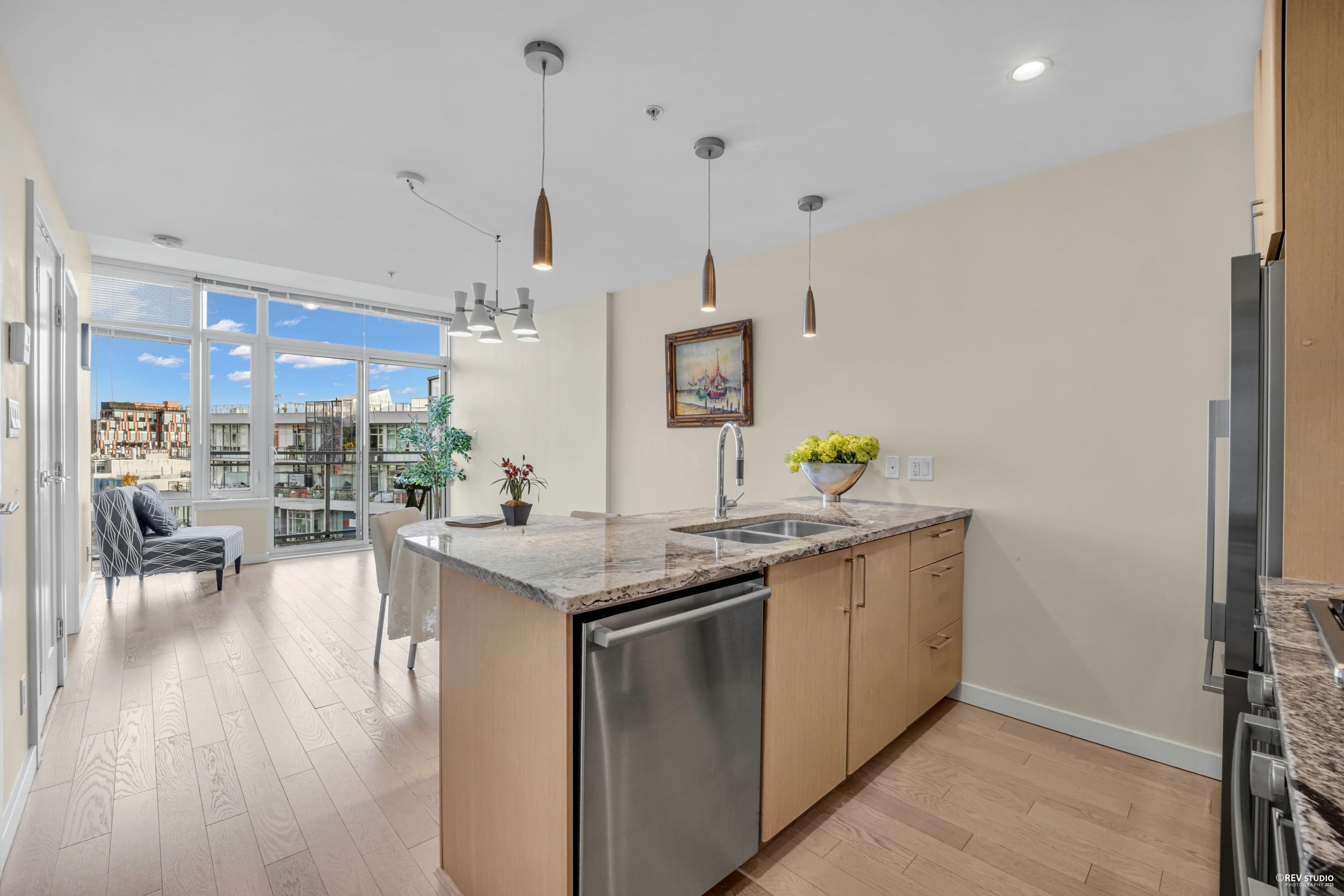 1002 88 W 1ST AVENUE Unit: 1002