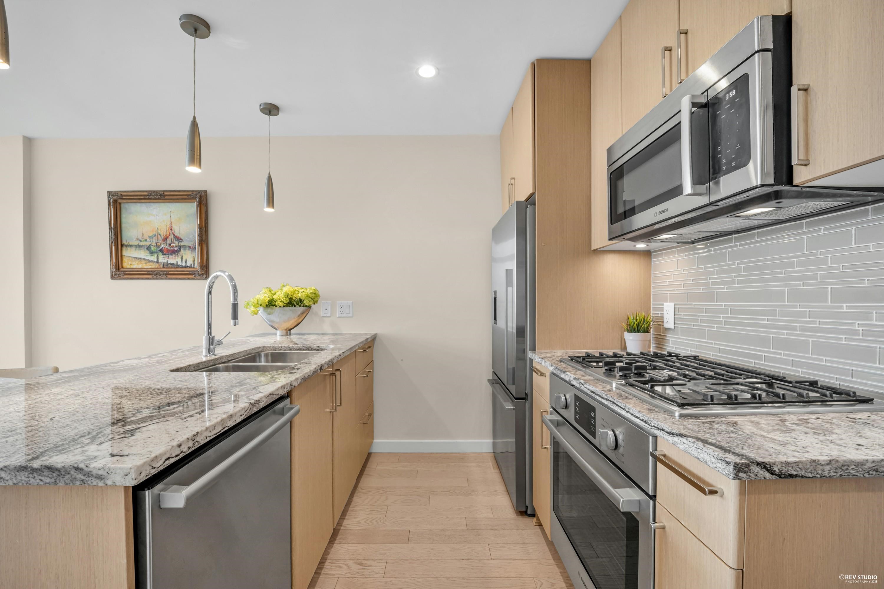1002 88 W 1ST AVENUE Unit: 1002