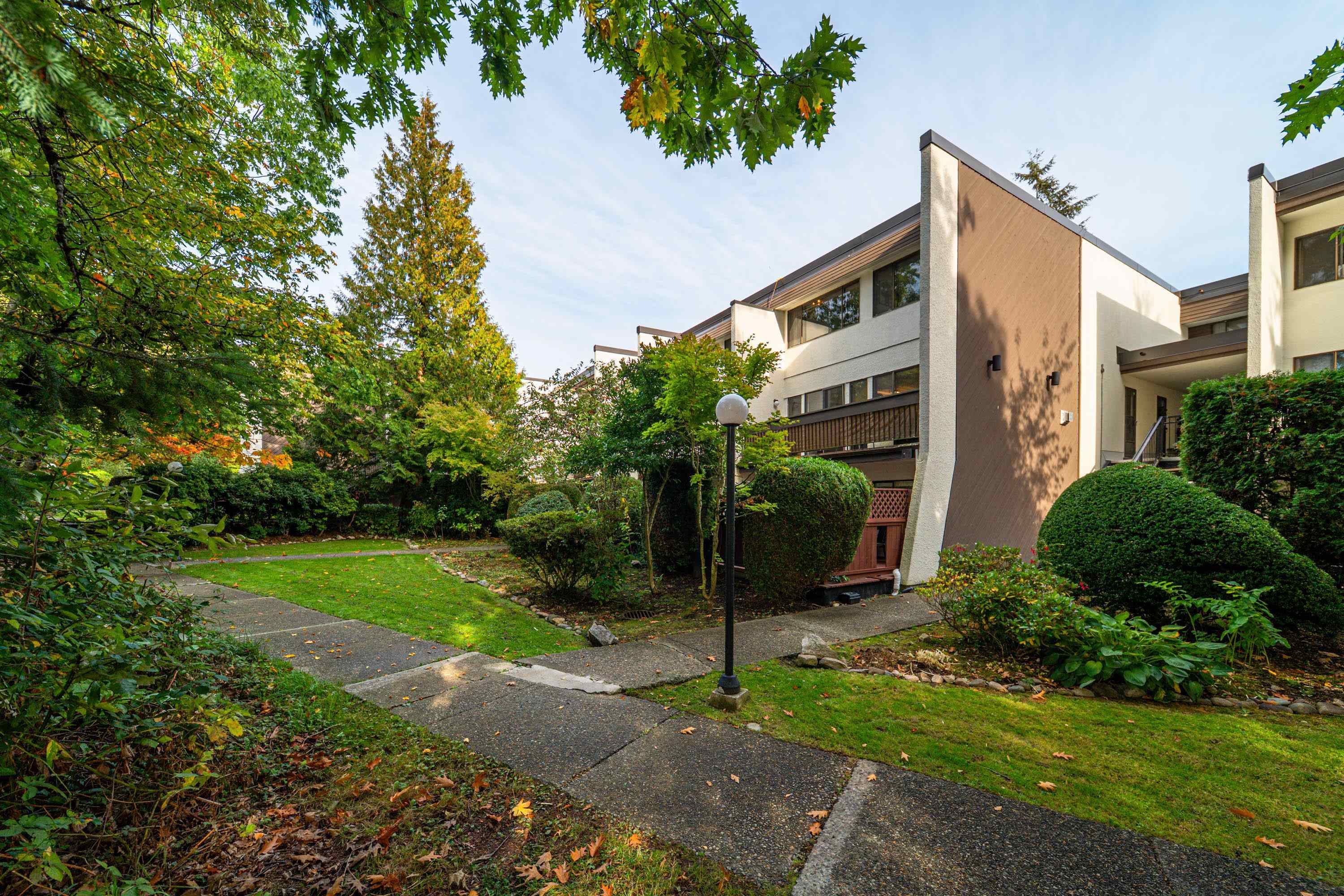 7 7305 MONTECITO DRIVE Unit: 7