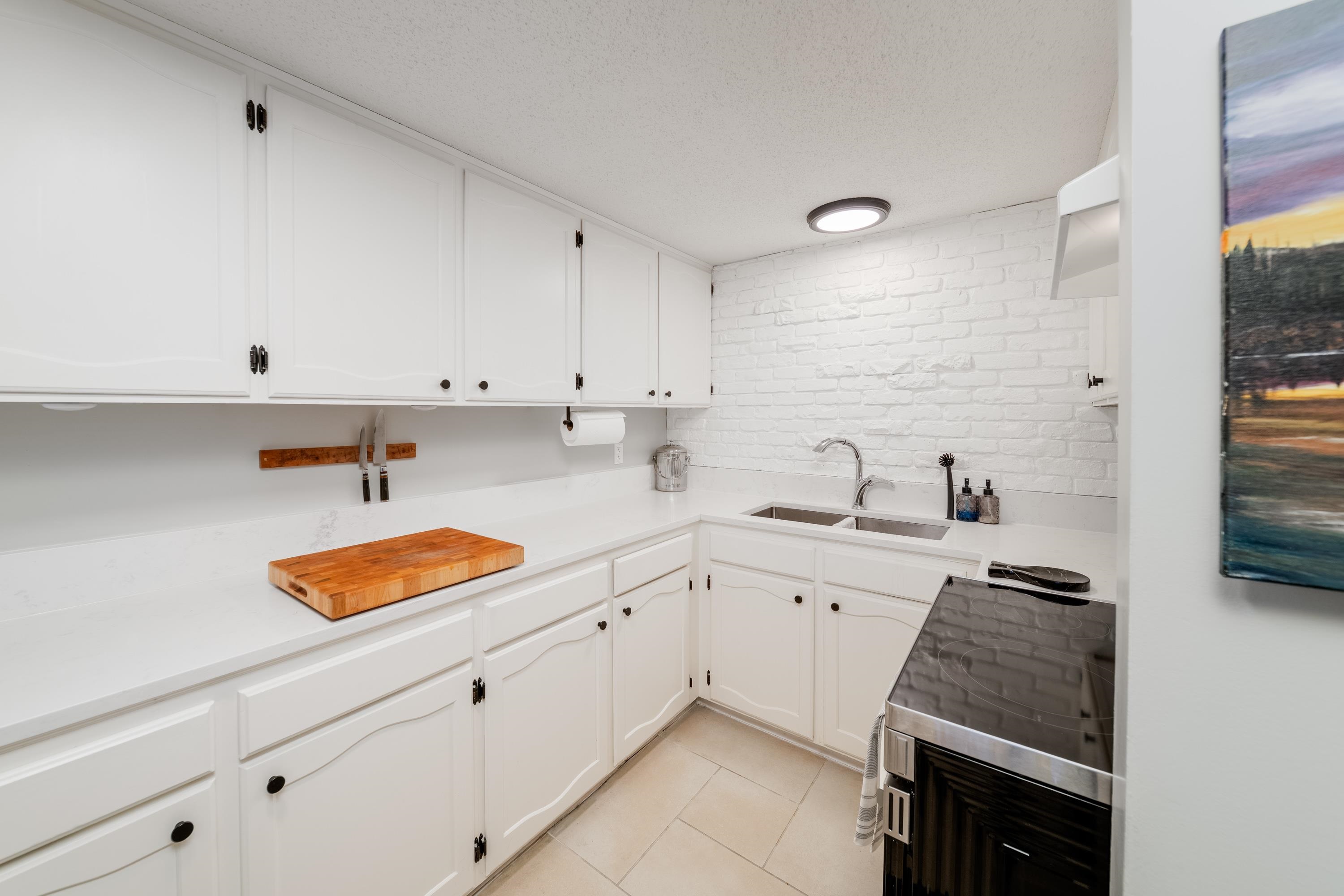 7 7305 MONTECITO DRIVE Unit: 7