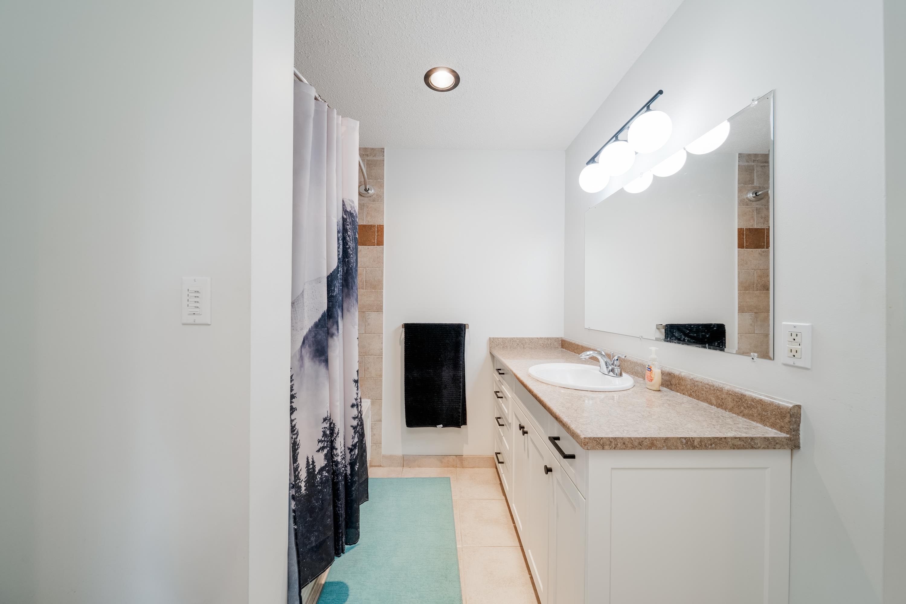 7 7305 MONTECITO DRIVE Unit: 7