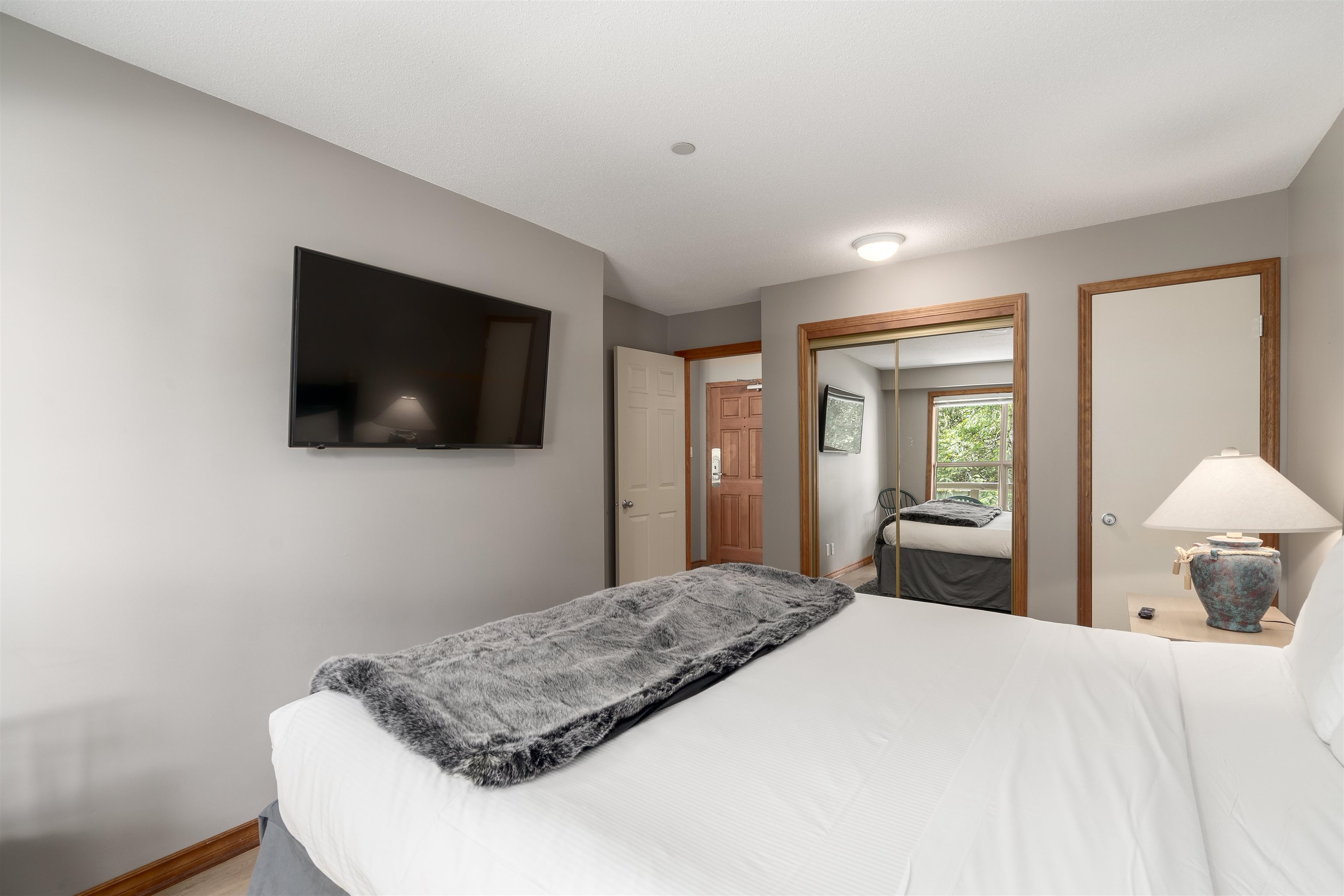 243 4800 SPEARHEAD DRIVE Unit: 243