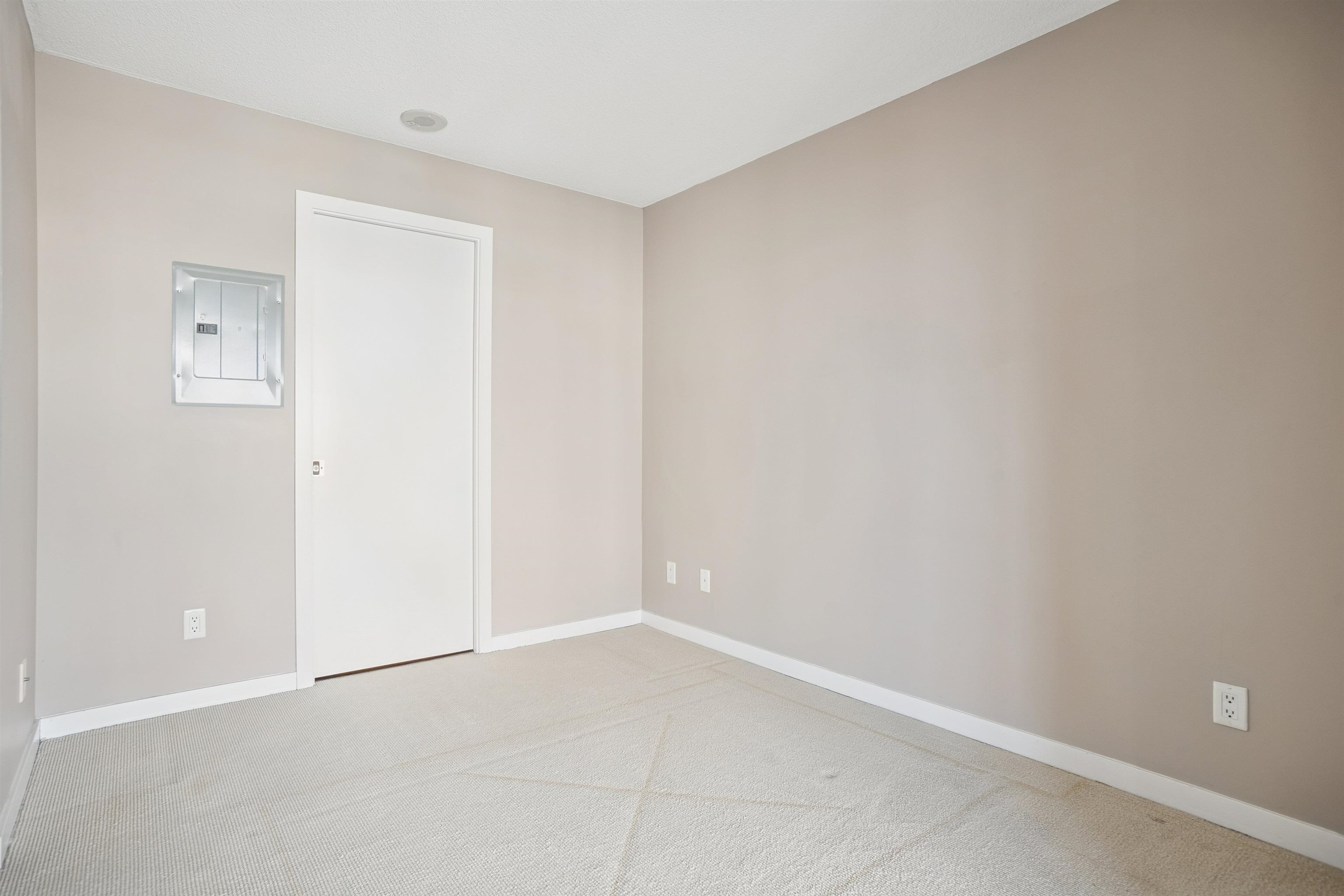 3601 9981 WHALLEY BOULEVARD Unit: 3601