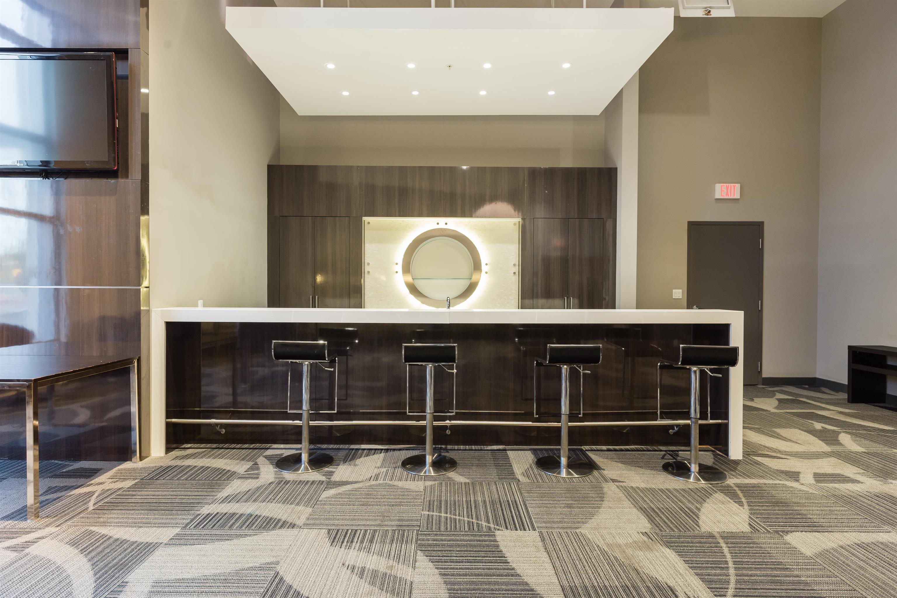 3601 9981 WHALLEY BOULEVARD Unit: 3601