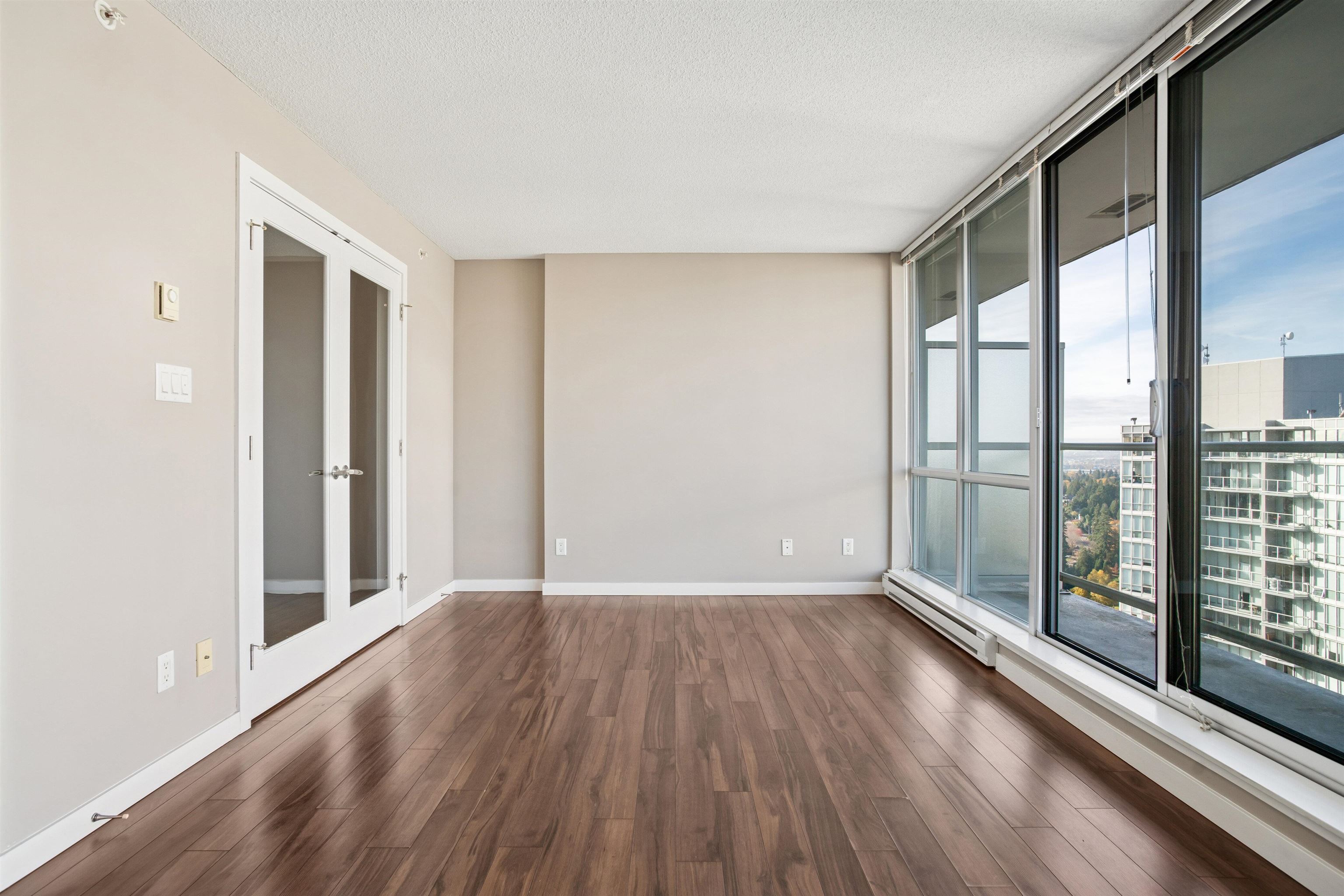 3601 9981 WHALLEY BOULEVARD Unit: 3601