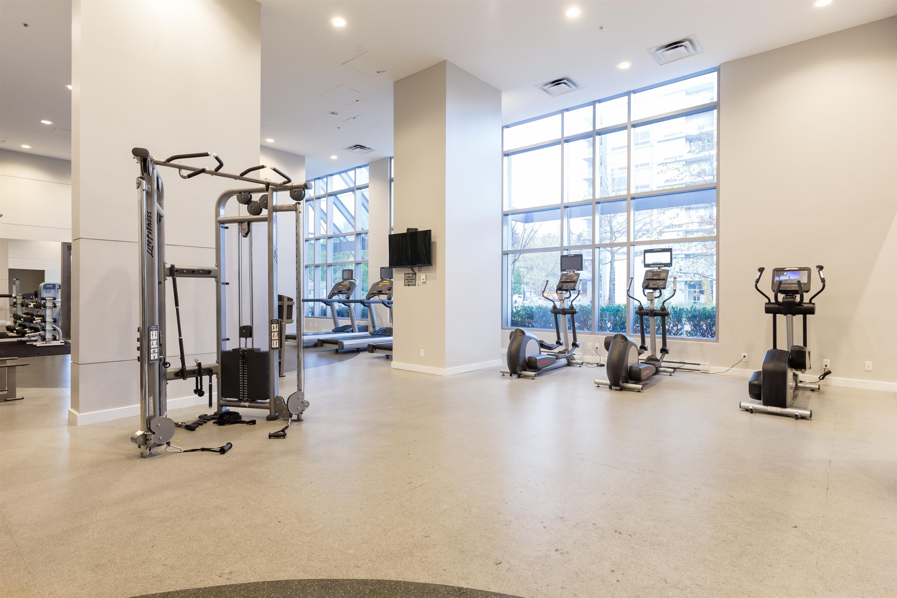 3601 9981 WHALLEY BOULEVARD Unit: 3601