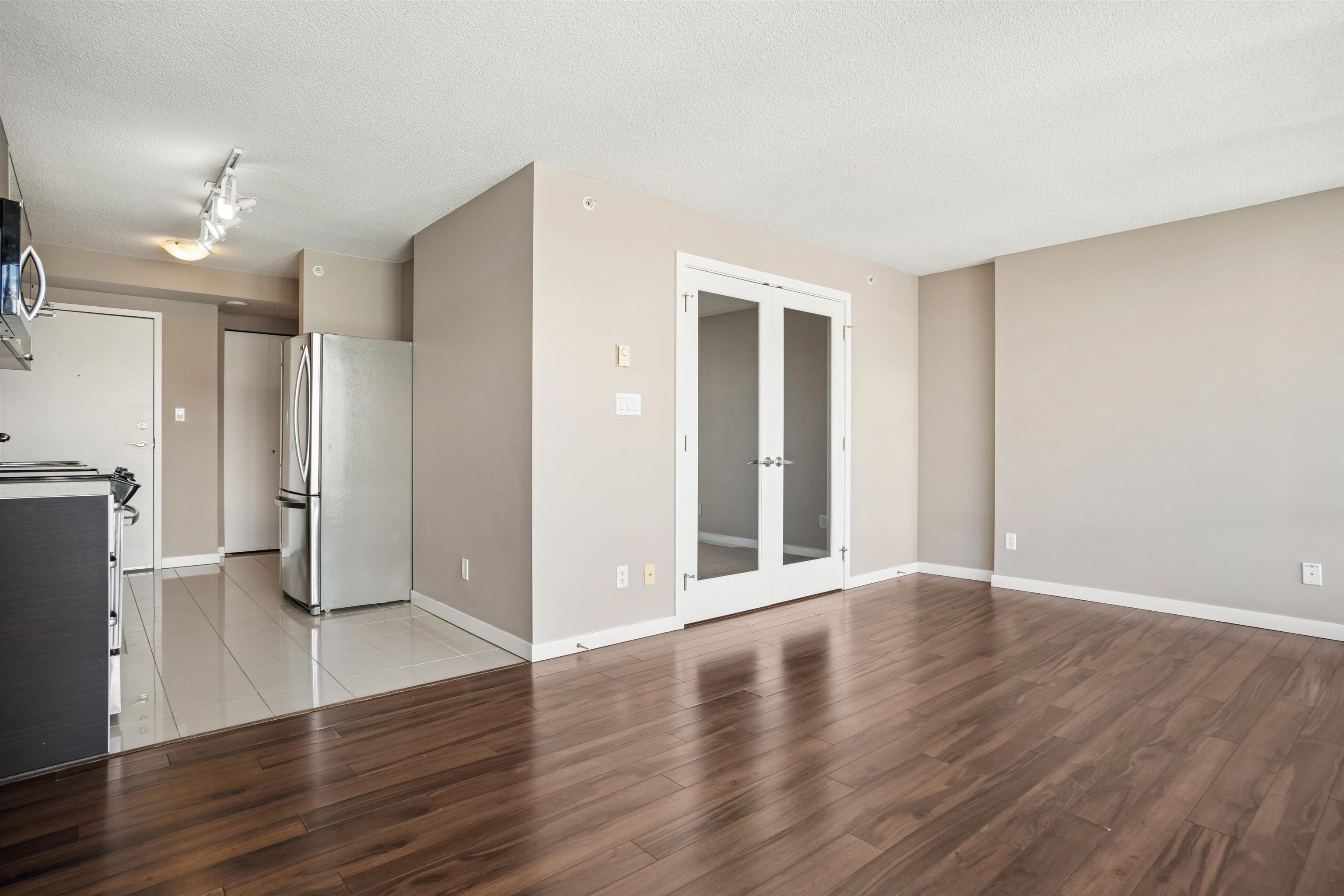 3601 9981 WHALLEY BOULEVARD Unit: 3601