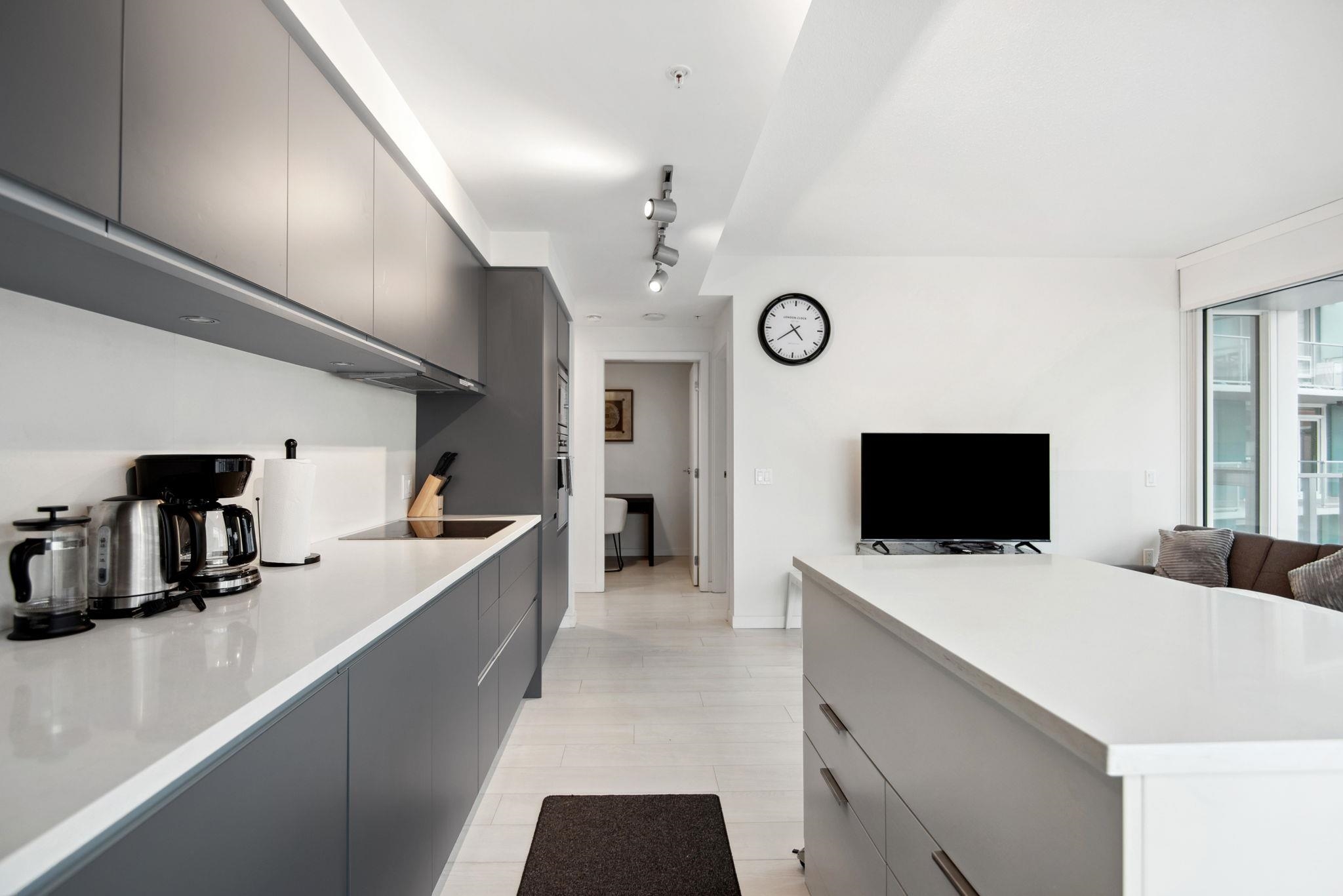 602 180 E 2ND AVENUE Unit: 602