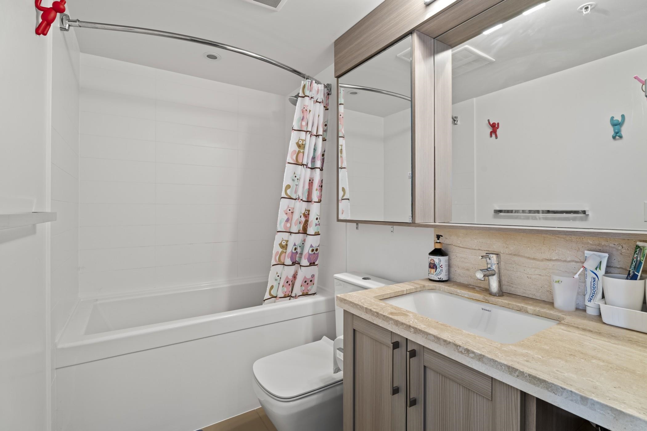 1602 5515 BOUNDARY ROAD Unit: 1602