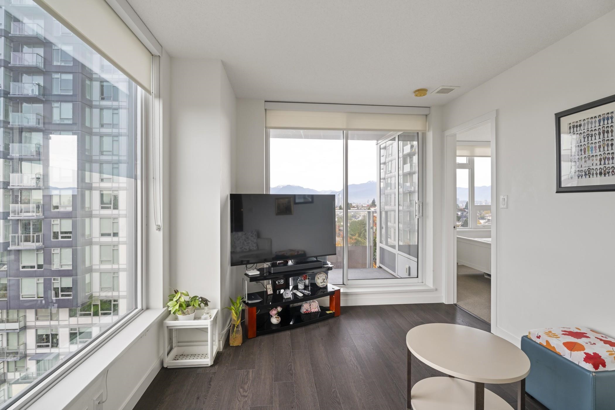 1602 5515 BOUNDARY ROAD Unit: 1602