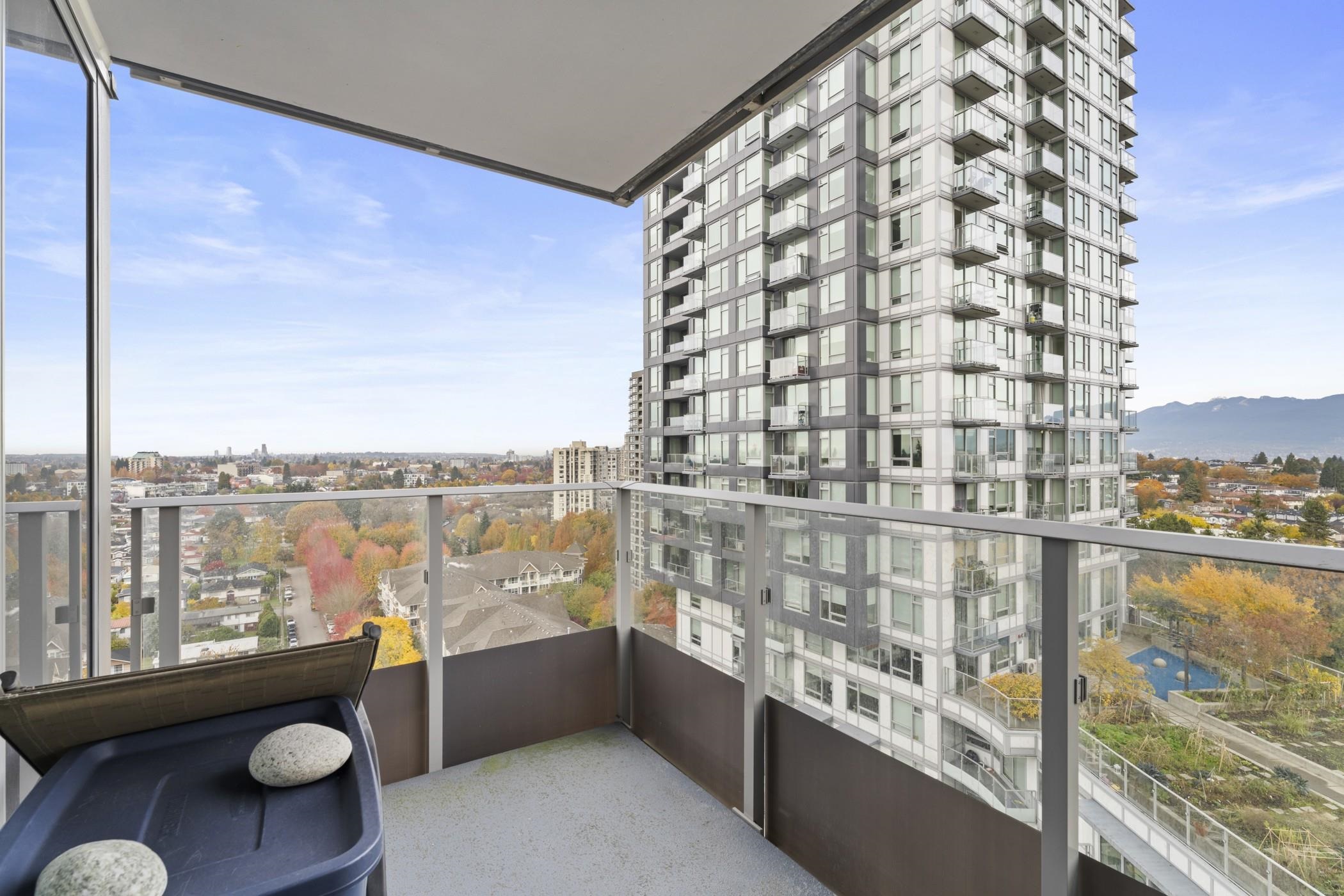 1602 5515 BOUNDARY ROAD Unit: 1602