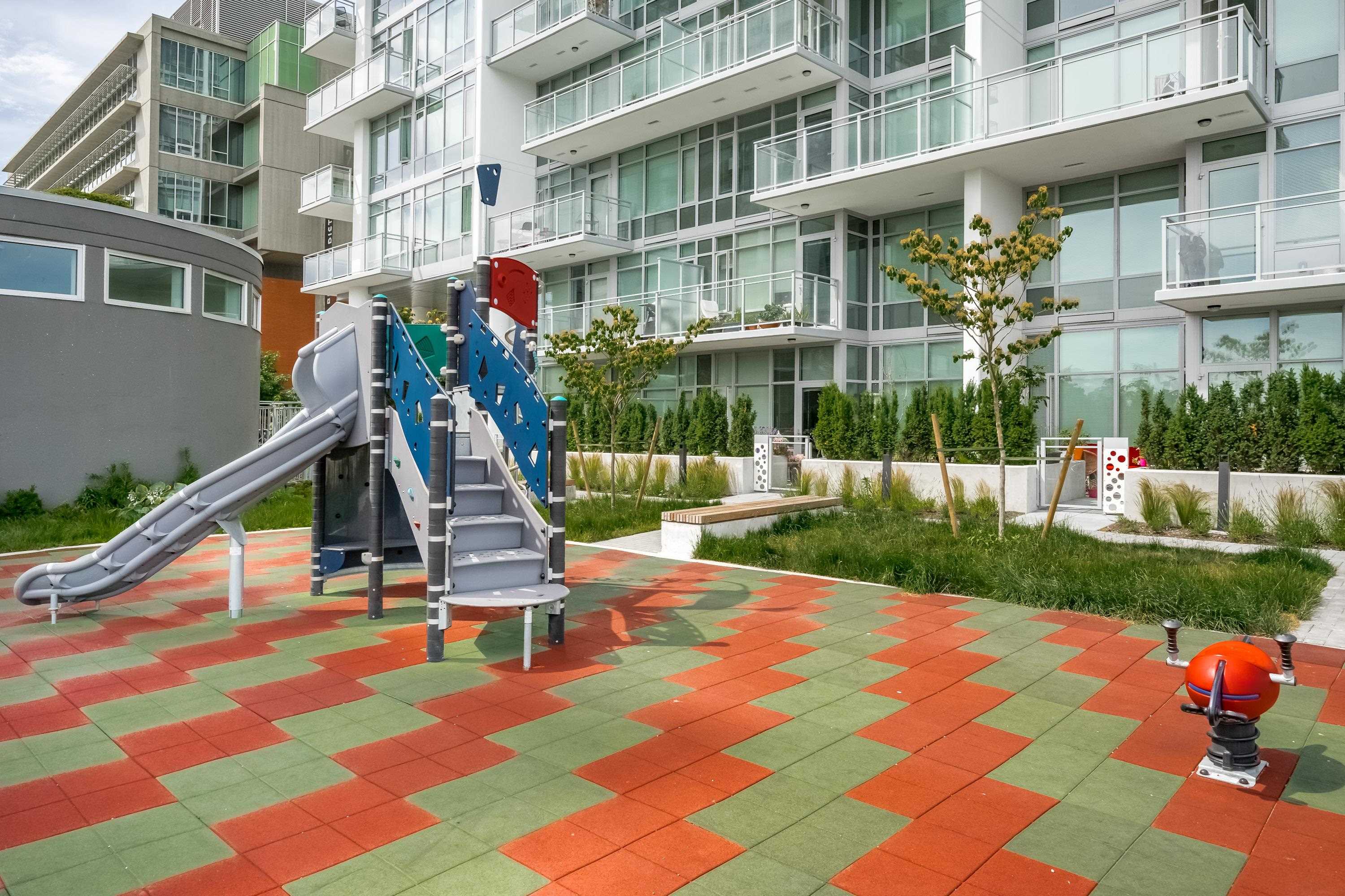 1206 200 NELSON'S CRESCENT Unit: 1206