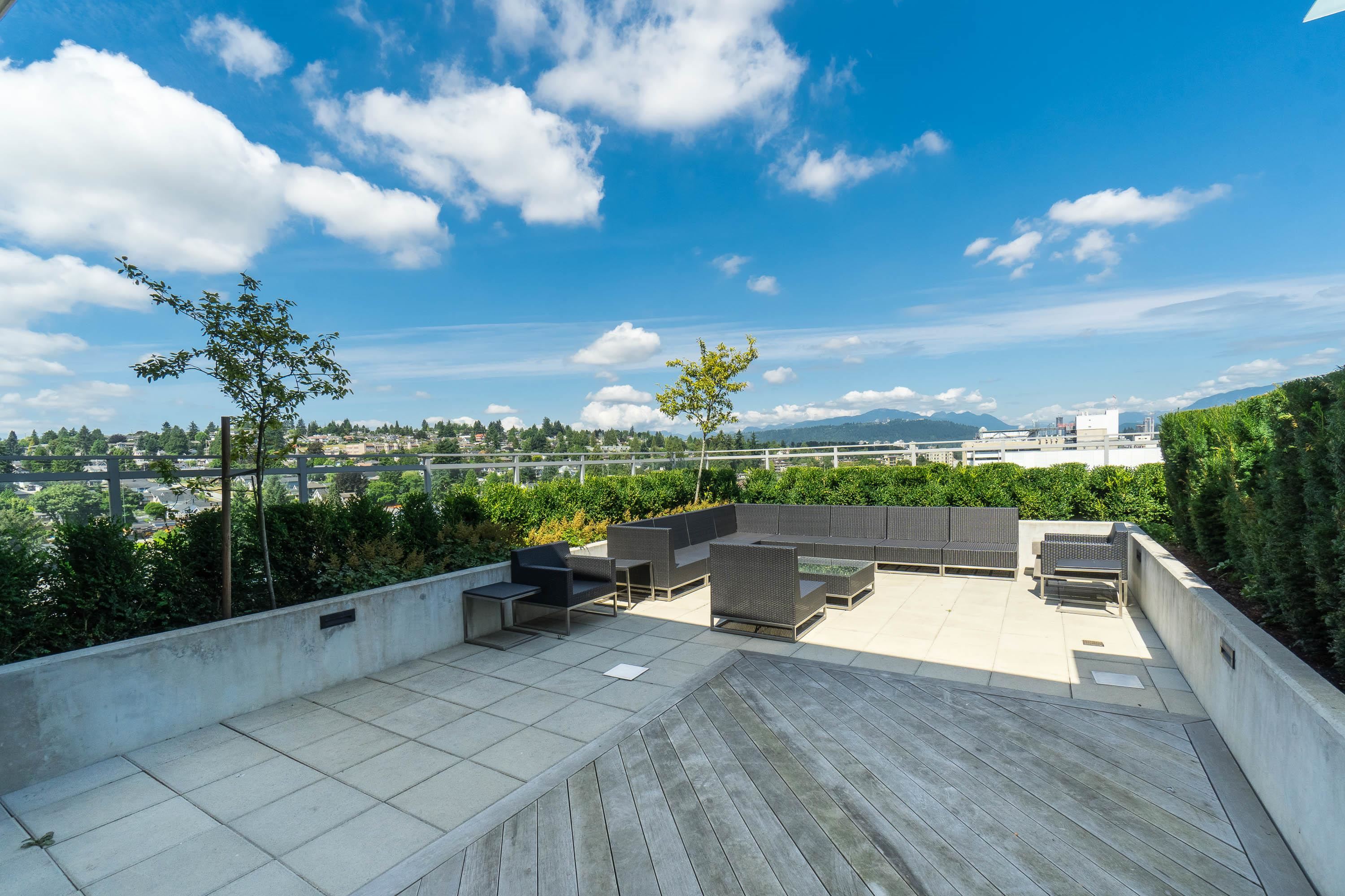 1206 200 NELSON'S CRESCENT Unit: 1206