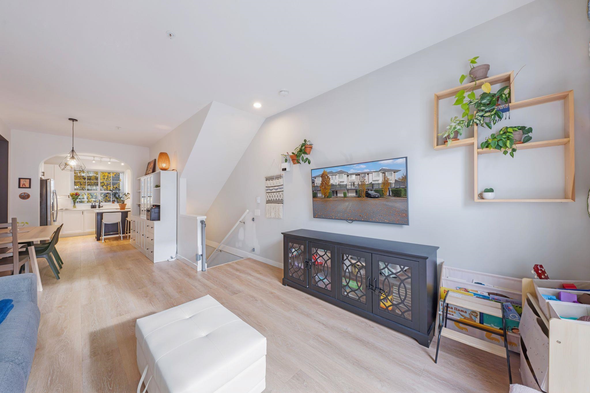 79 8438 207A STREET Unit: 79