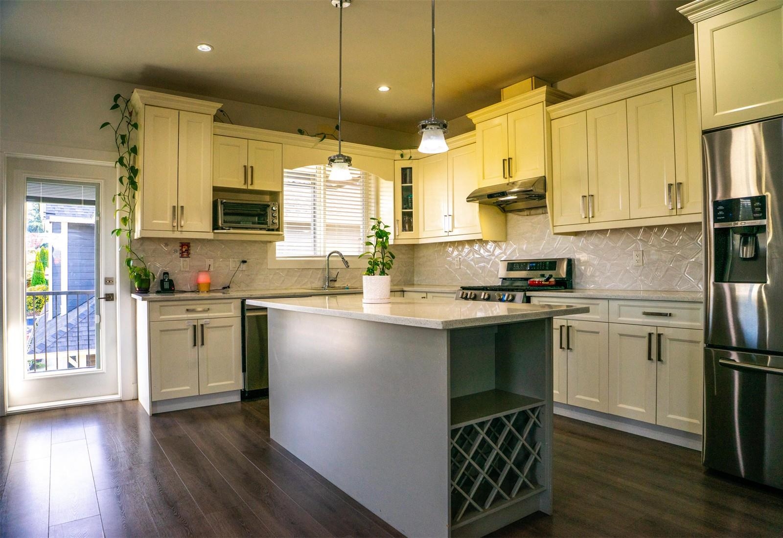 45358 WESTVIEW AVENUE