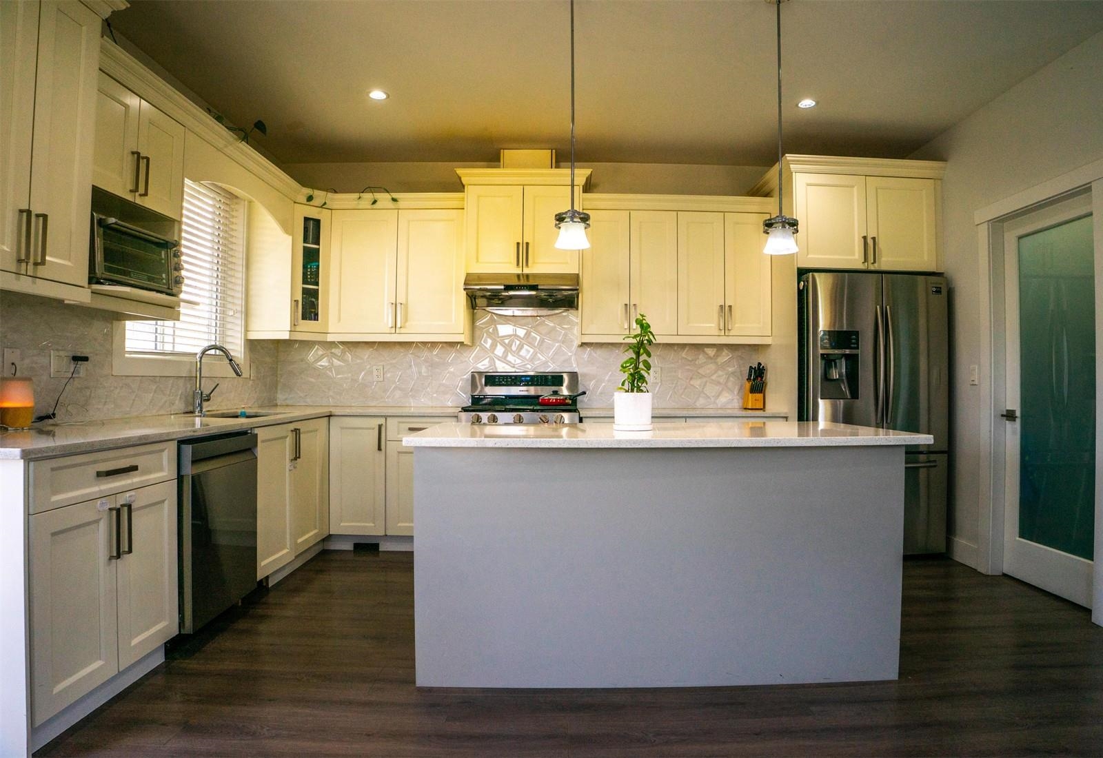 45358 WESTVIEW AVENUE