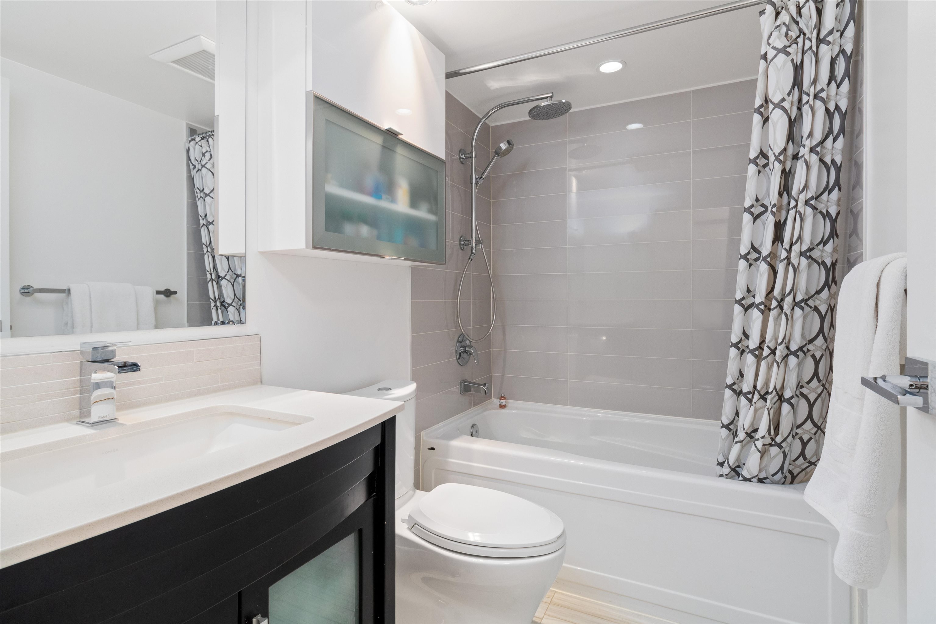 3307 1033 MARINASIDE CRESCENT Unit: 3307