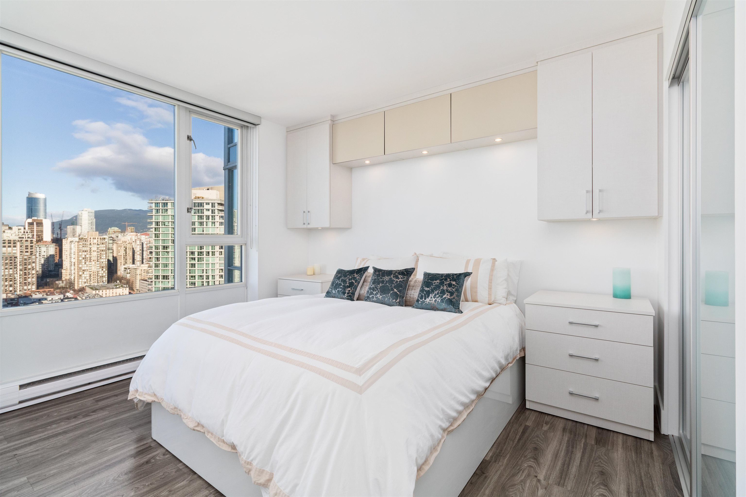 3307 1033 MARINASIDE CRESCENT Unit: 3307