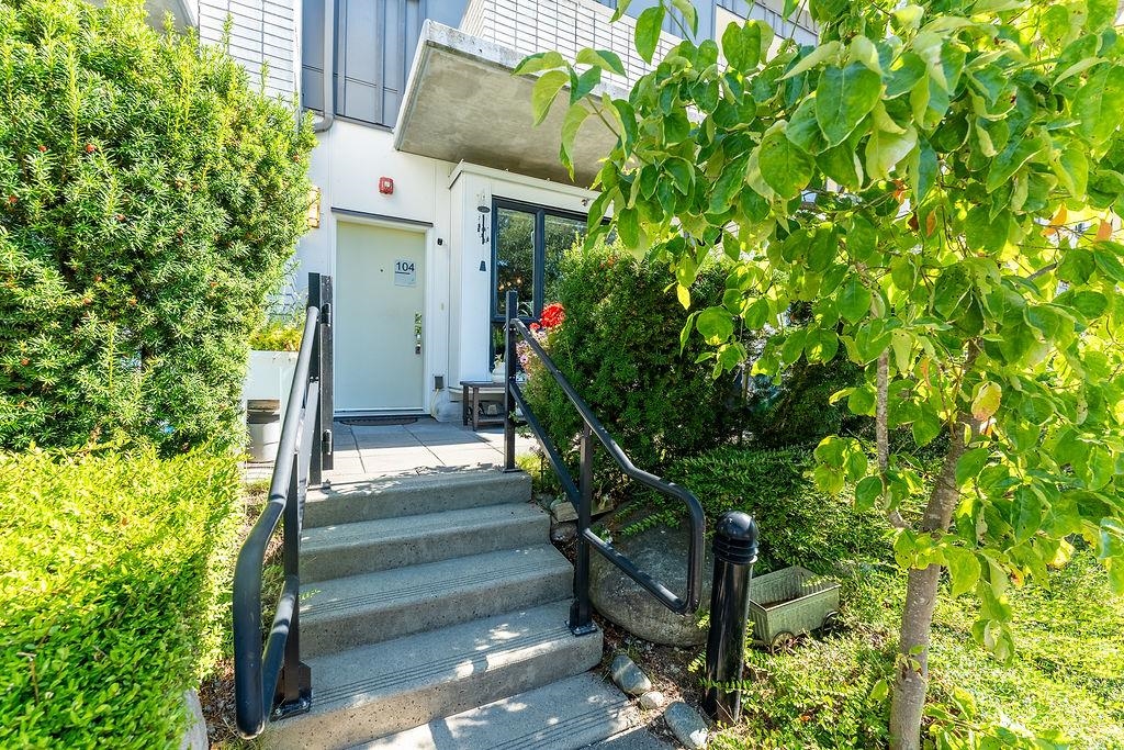 104 9350 UNIVERSITY HIGH STREET Unit: 104