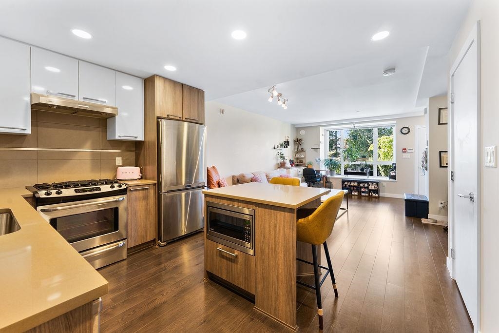 104 9350 UNIVERSITY HIGH STREET Unit: 104