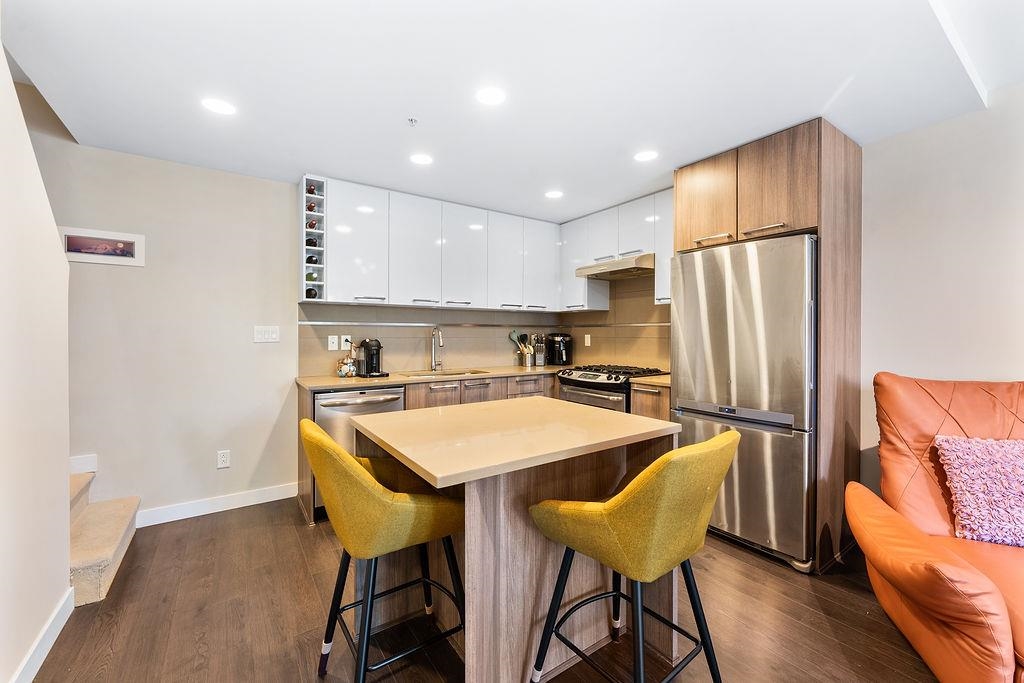 104 9350 UNIVERSITY HIGH STREET Unit: 104