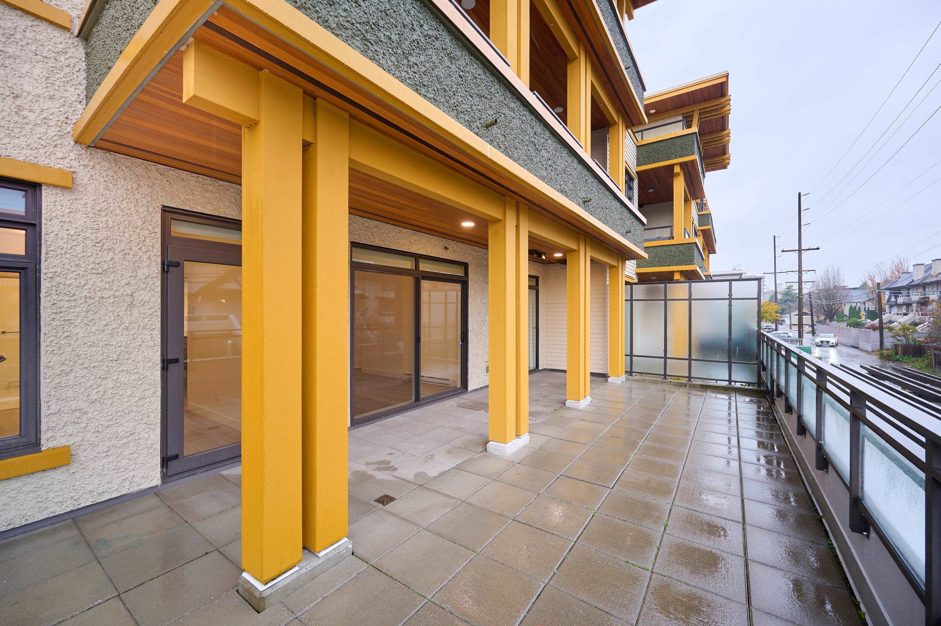 205 3971 HASTINGS STREET Unit: 205