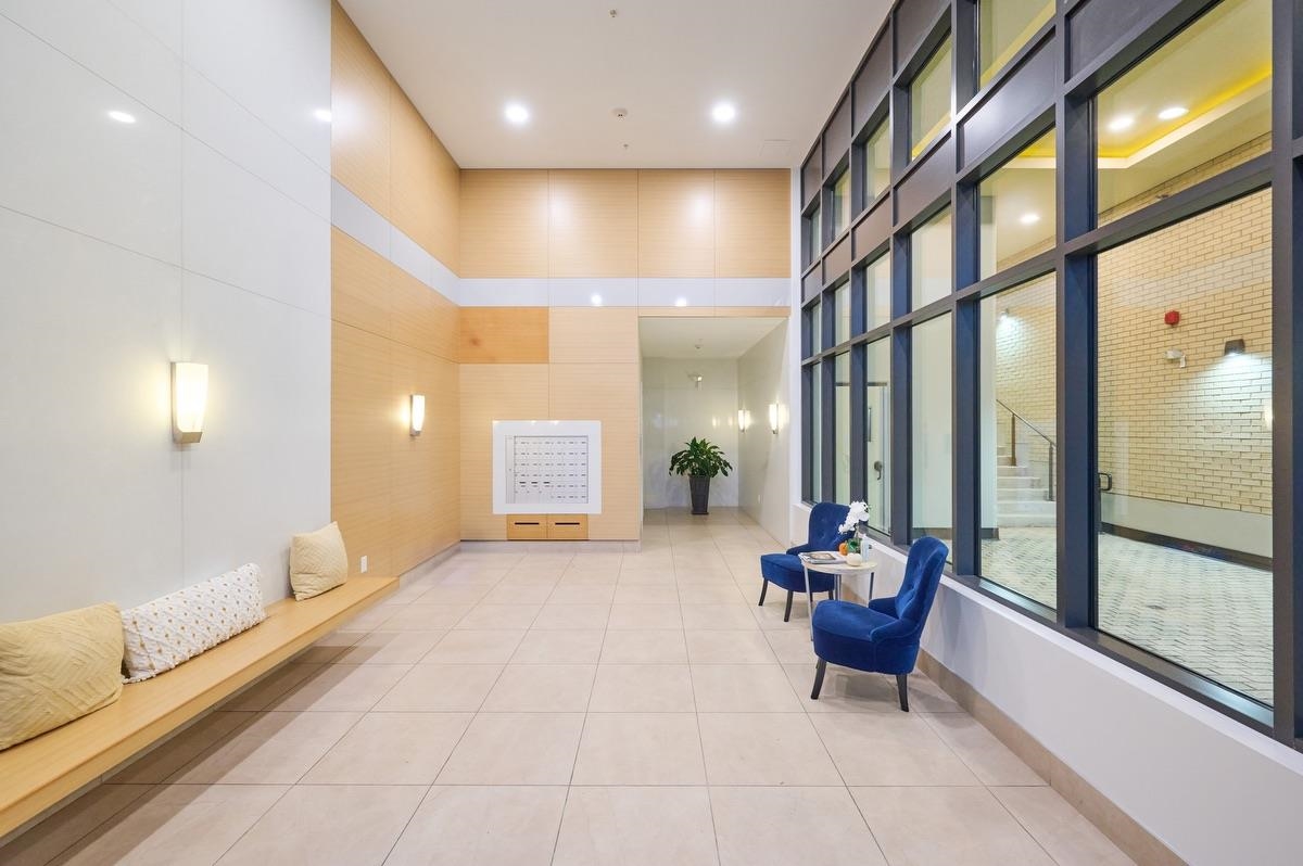 205 3971 HASTINGS STREET Unit: 205