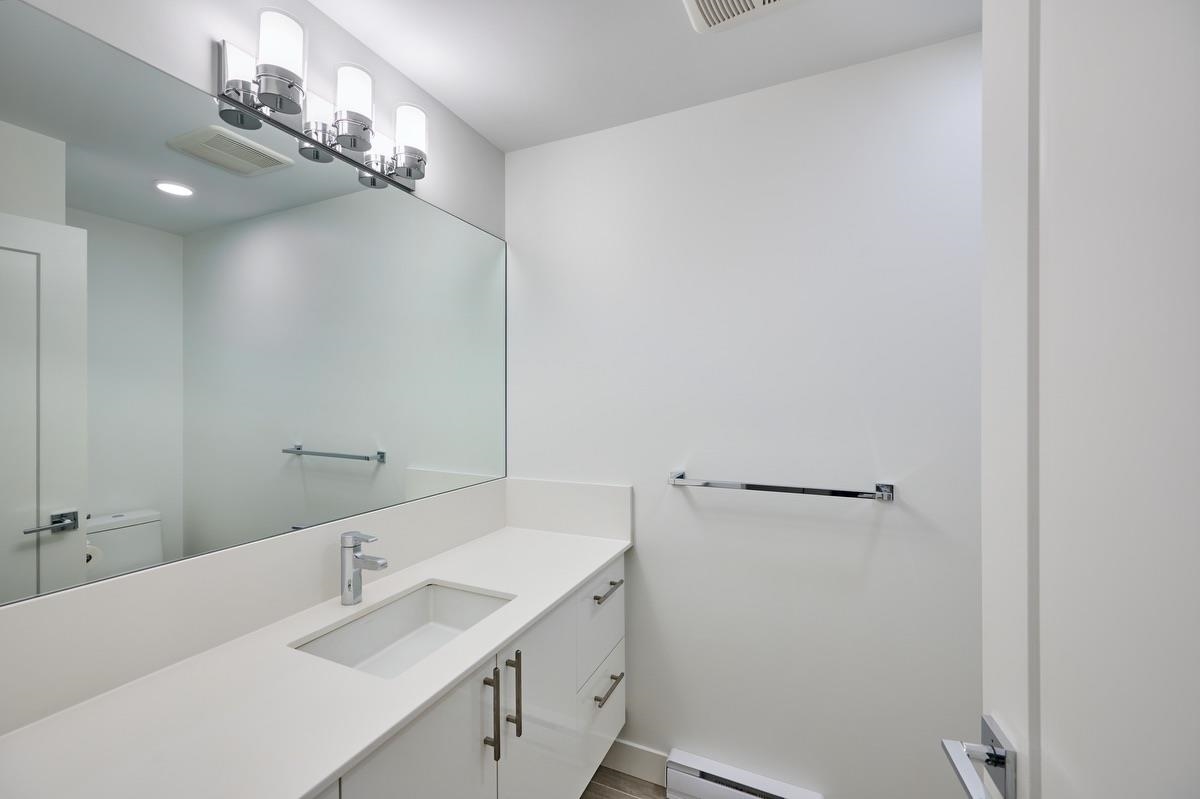 205 3971 HASTINGS STREET Unit: 205