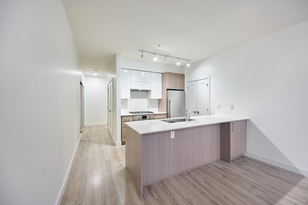 205 3971 HASTINGS STREET Unit: 205