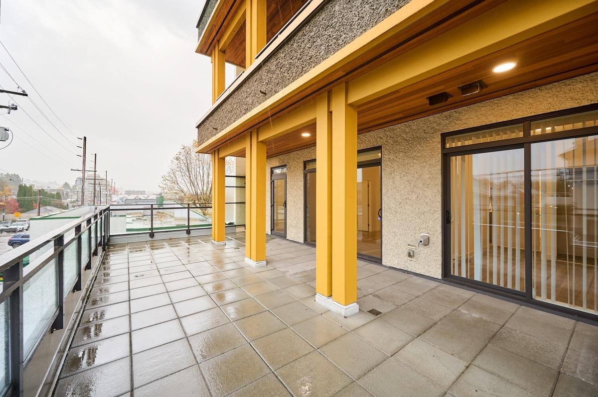 205 3971 HASTINGS STREET Unit: 205